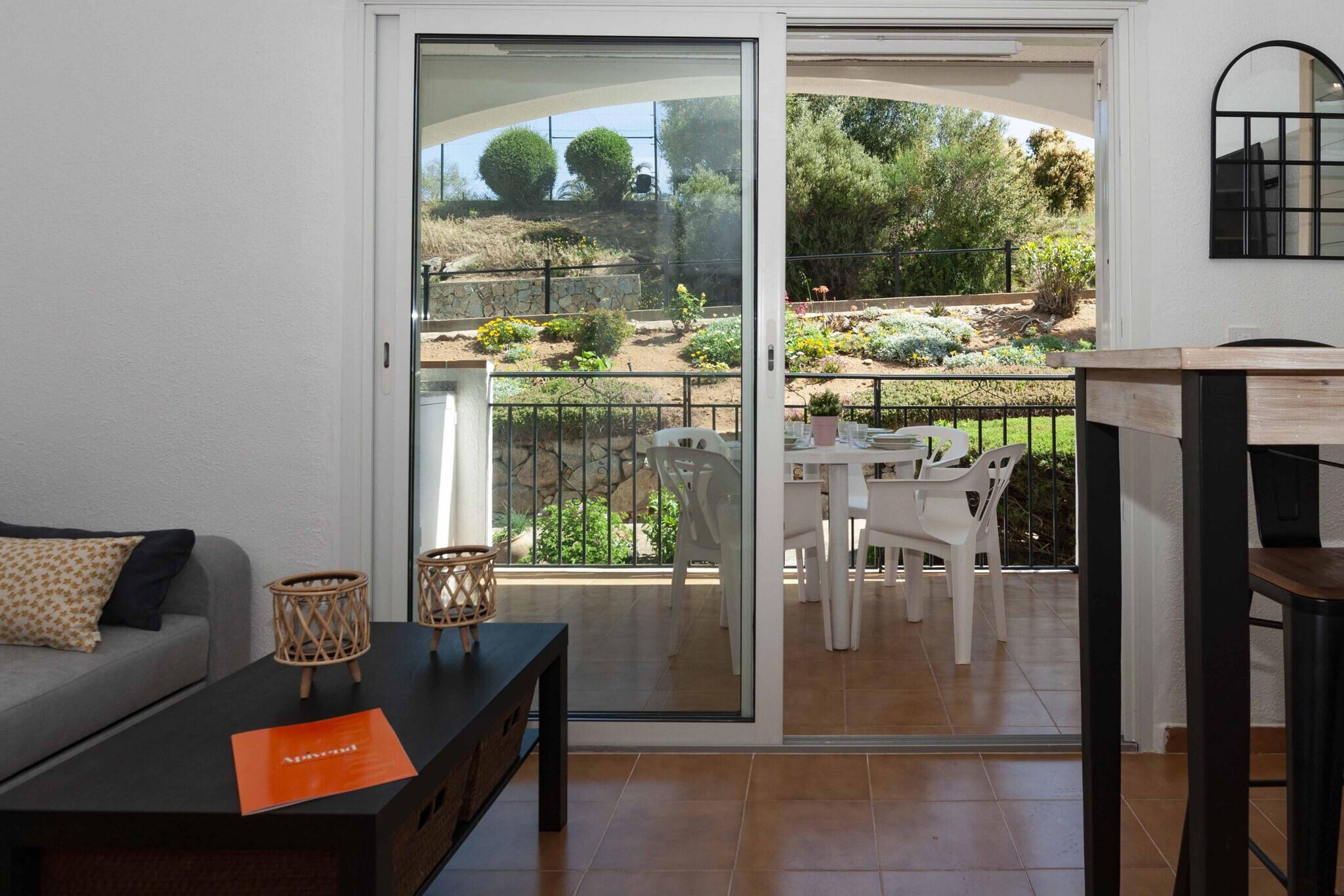 1205 JARDINS con PISCINA-Woonkamer