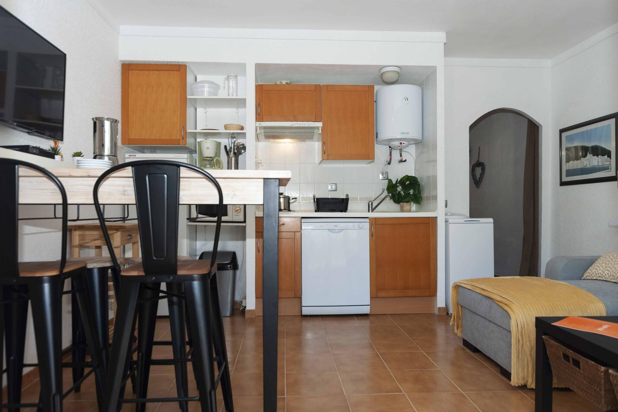 1205 JARDINS con PISCINA-Keuken