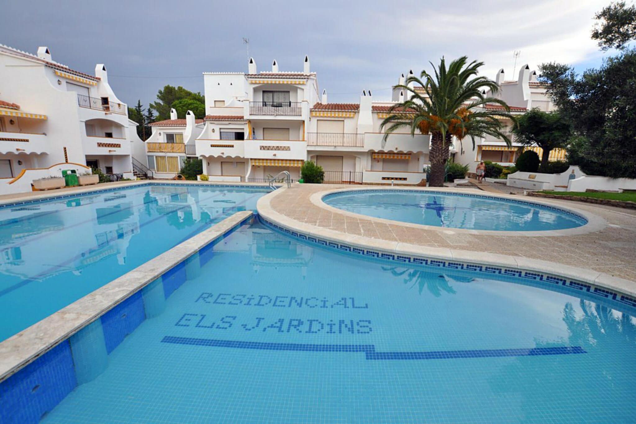 1205 JARDINS con PISCINA-Zwembad
