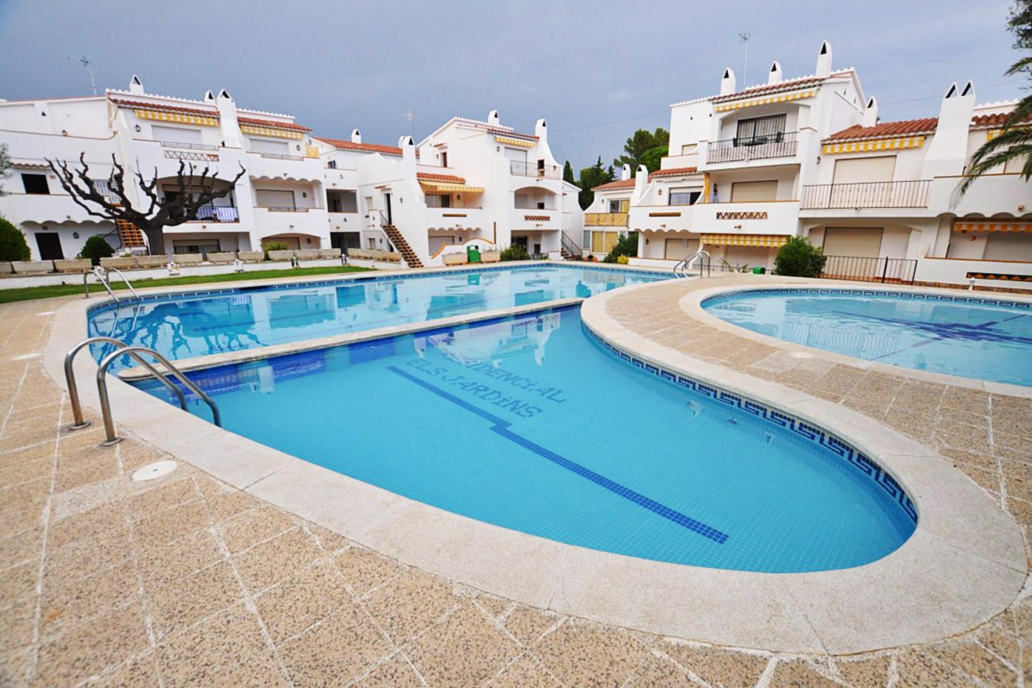 1205 JARDINS con PISCINA-Zwembad