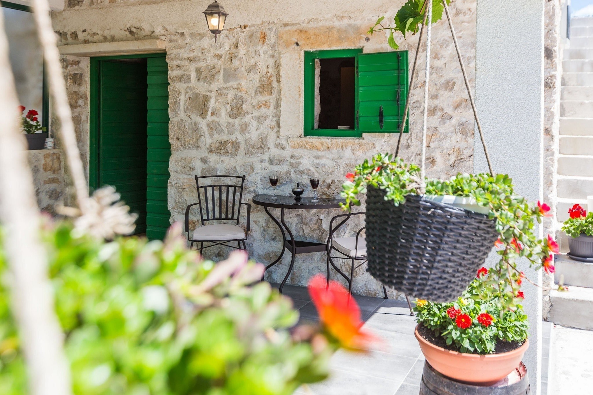 Charming Retreat with Lush Garden, BBQ & Sunlit Terrace Near Bibinje Beaches - Three Bedroom Holiday Home-Buitenlucht