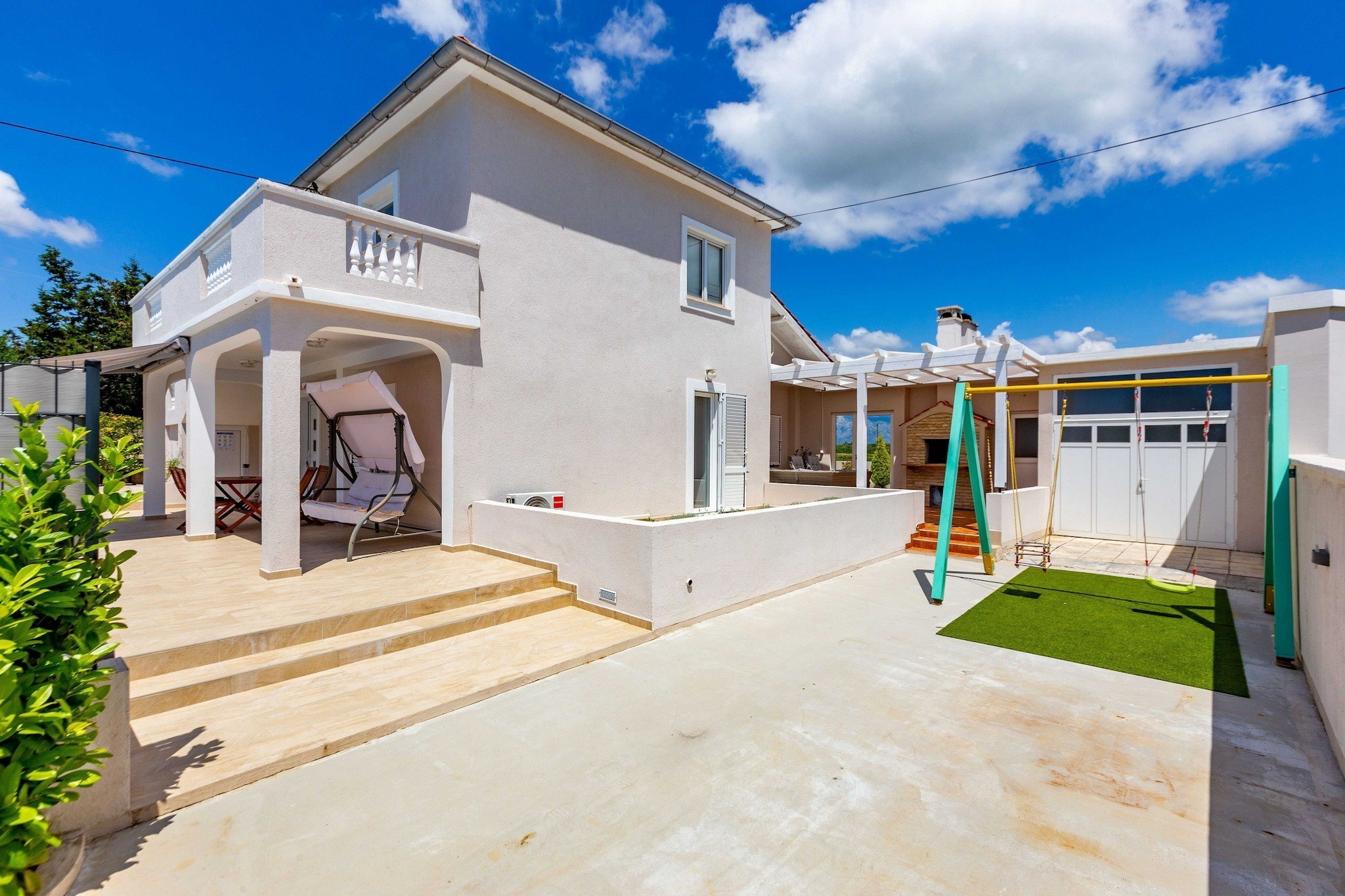 Serene Escape near Zadar with Private Pool & Charming Outdoor Oasis - Two Bedroom Holiday Home-Buitenlucht
