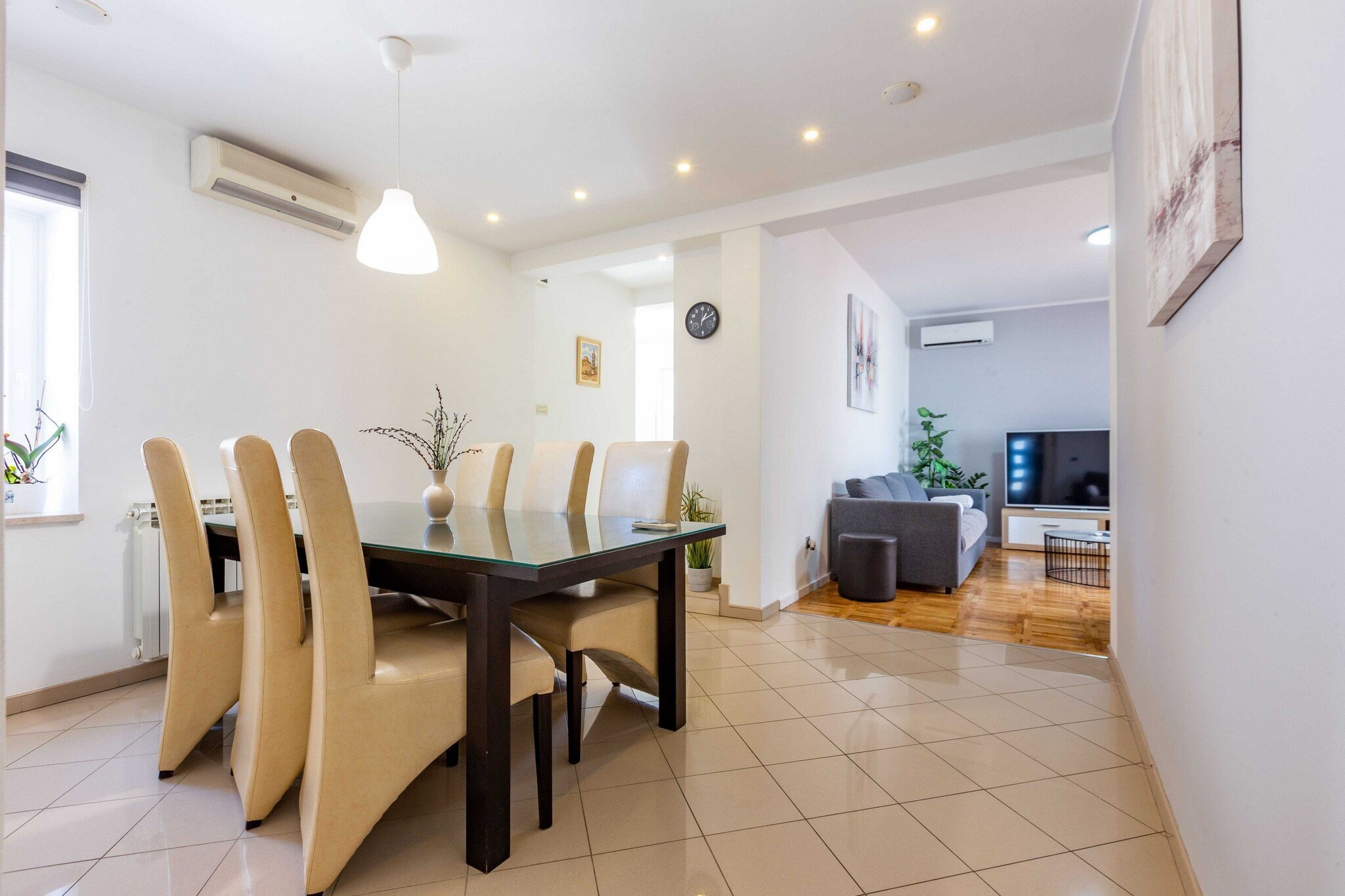 Serene Escape near Zadar with Private Pool & Charming Outdoor Oasis - Two Bedroom Holiday Home-Eetkamer