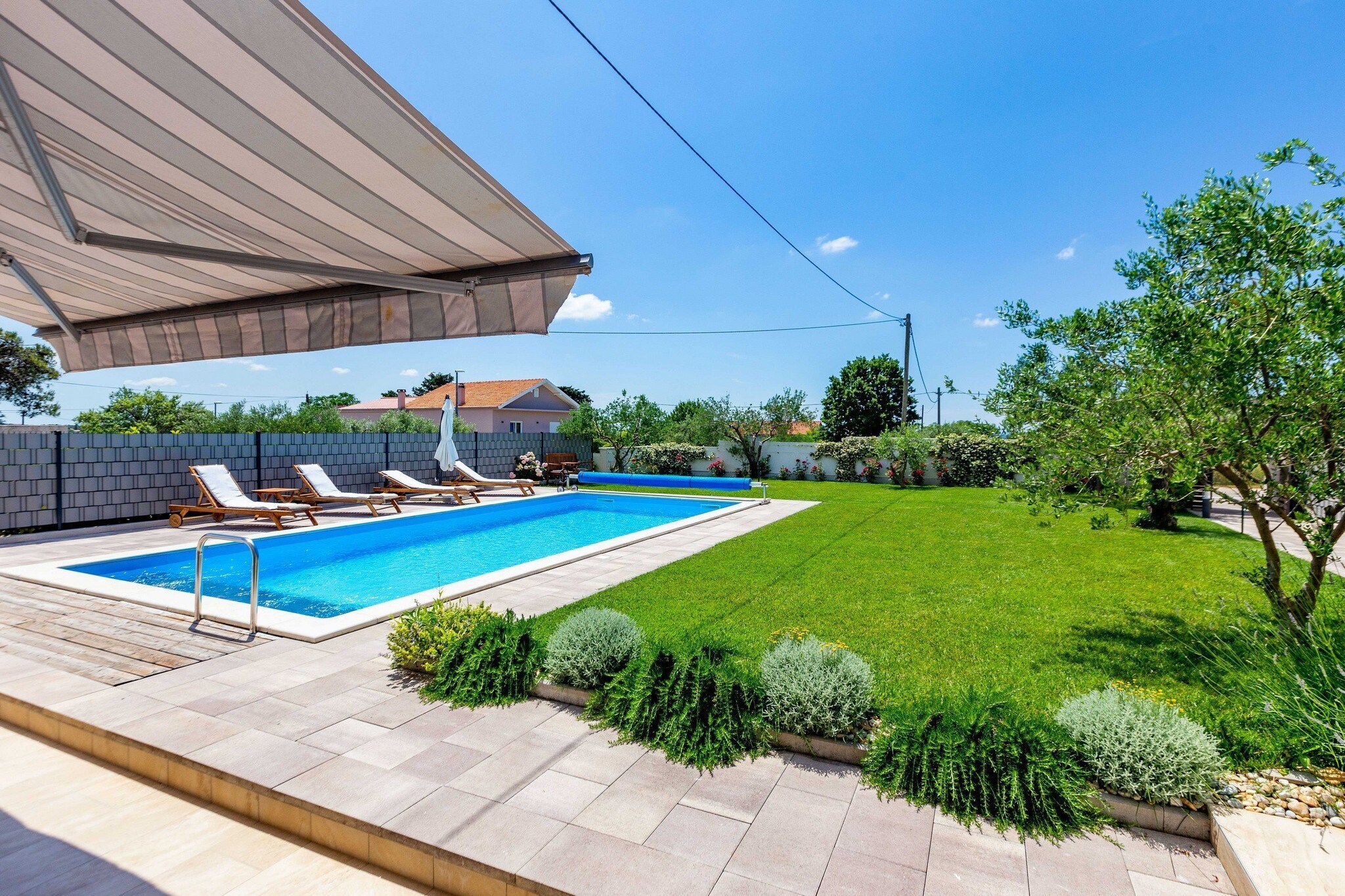 Serene Escape near Zadar with Private Pool & Charming Outdoor Oasis - Two Bedroom Holiday Home-Zwembad