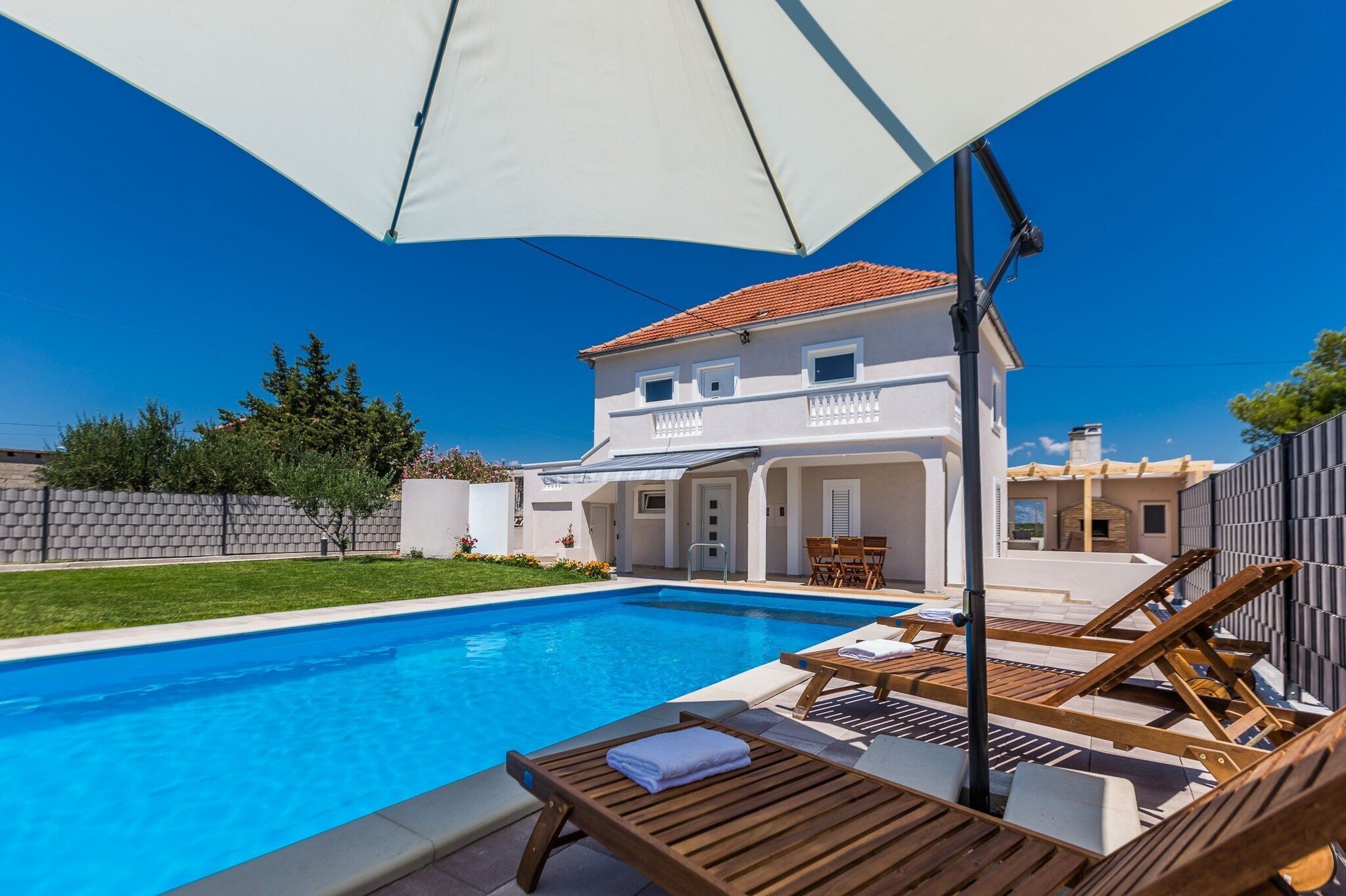 Serene Escape near Zadar with Private Pool & Charming Outdoor Oasis - Two Bedroom Holiday Home-Zwembad