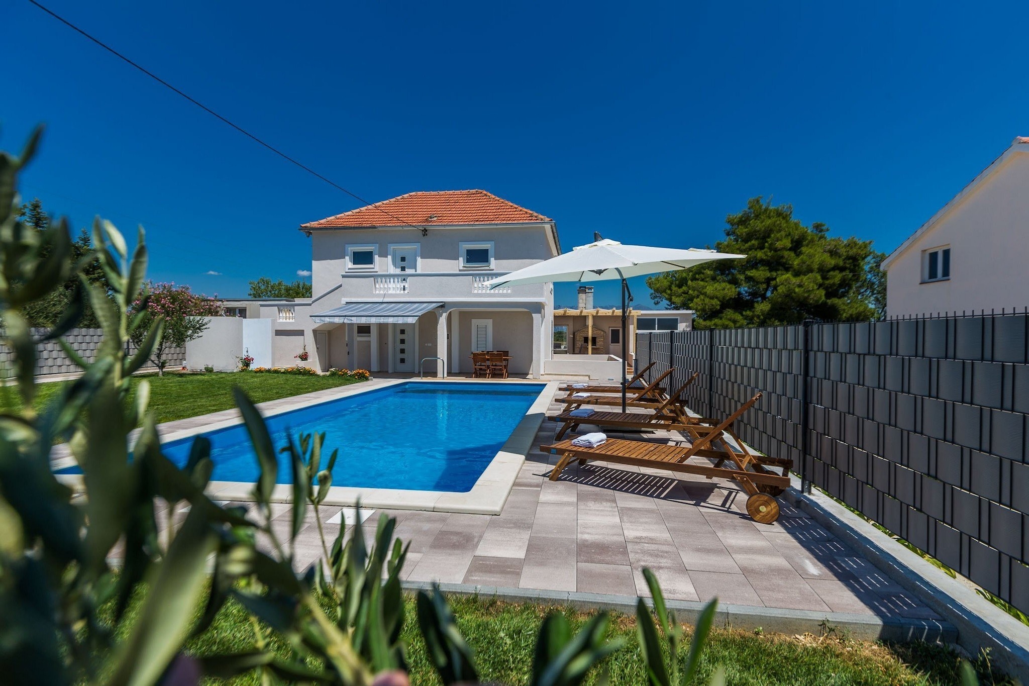 Serene Escape near Zadar with Private Pool & Charming Outdoor Oasis - Two Bedroom Holiday Home-Zwembad