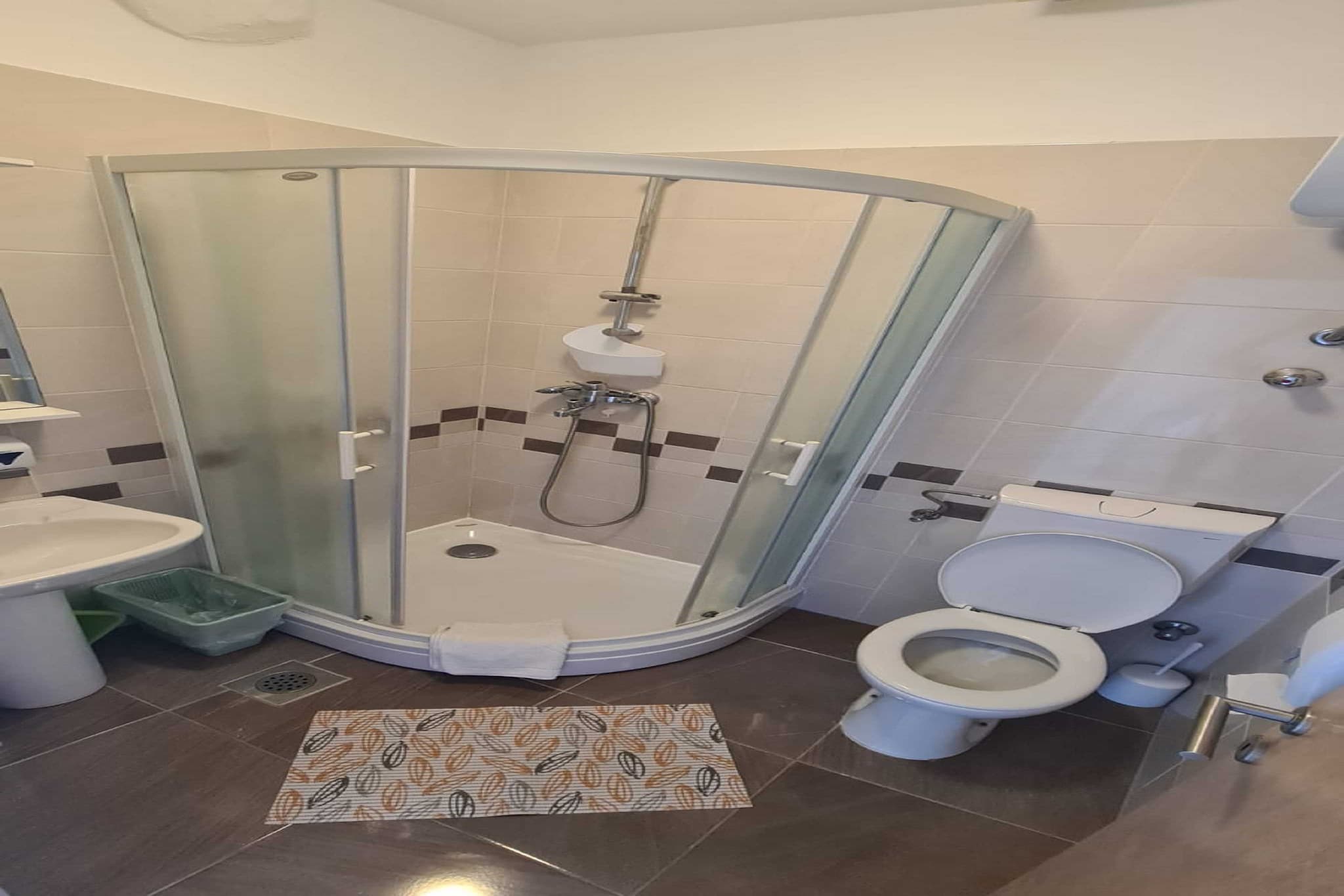 Apartment 7-Badezimmer