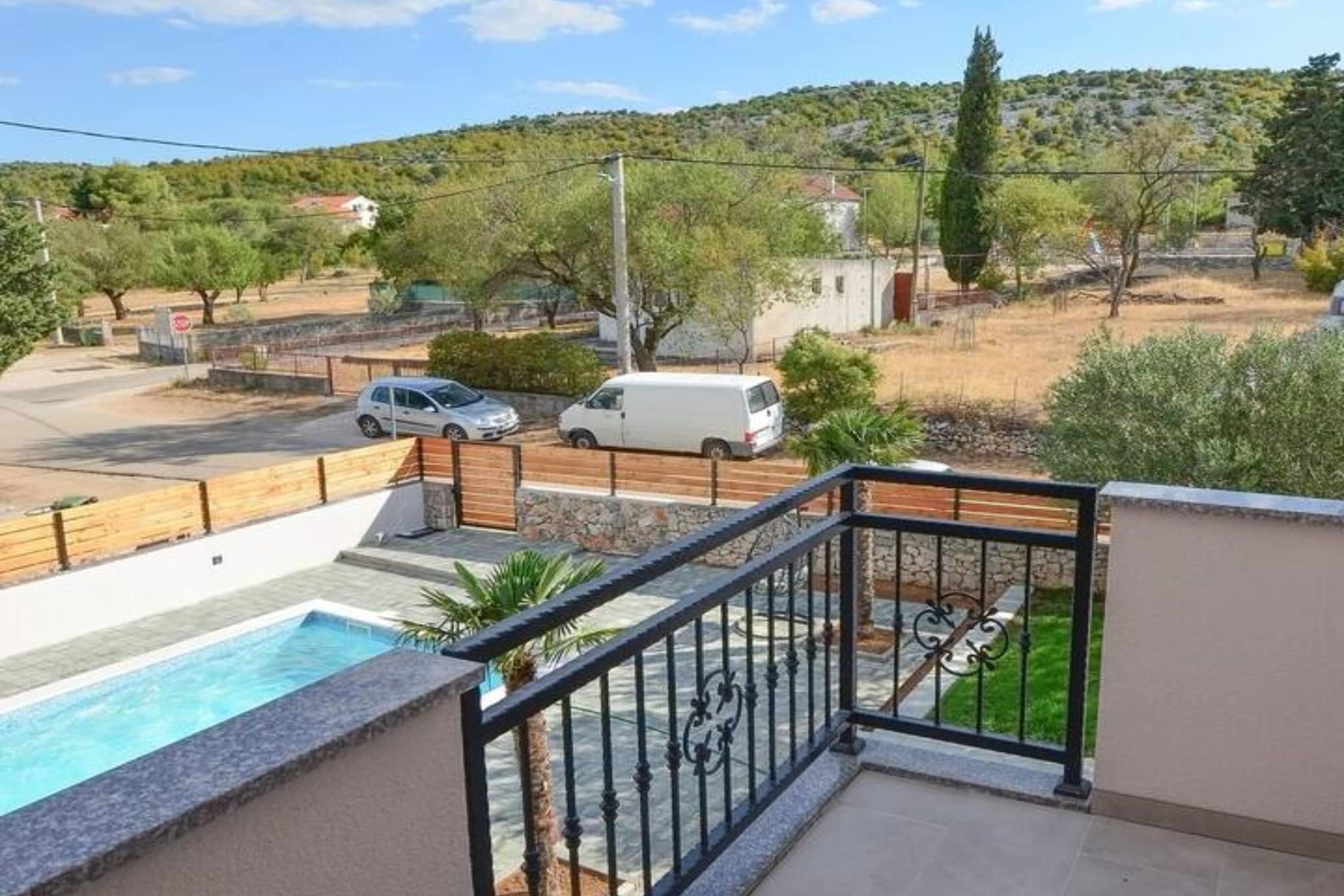 Villa With Pool-Terrasse/Balkon