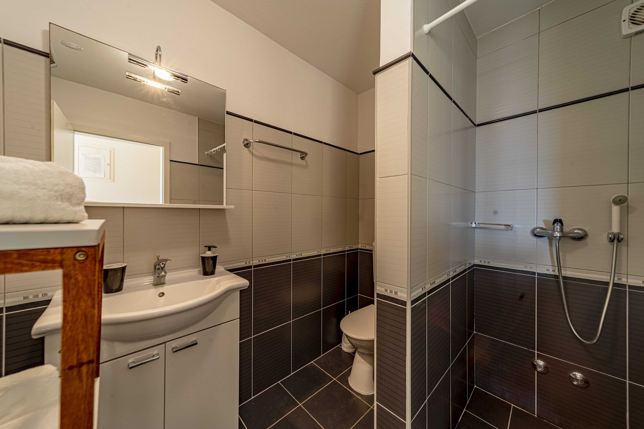 Apartment Two Bedroom - Apartment 2-Badezimmer
