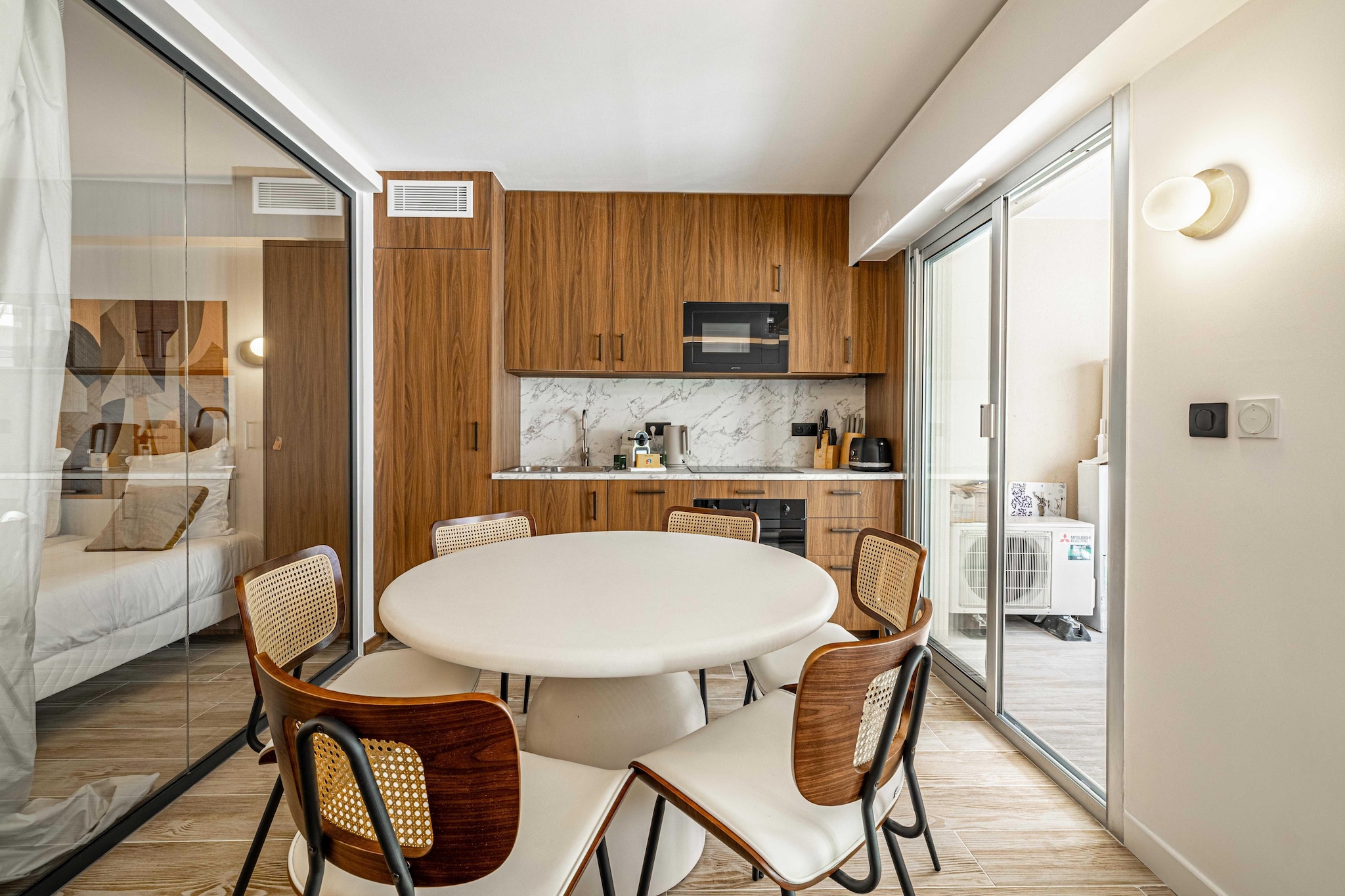 KV-10-BERGERIE-Salle à manger