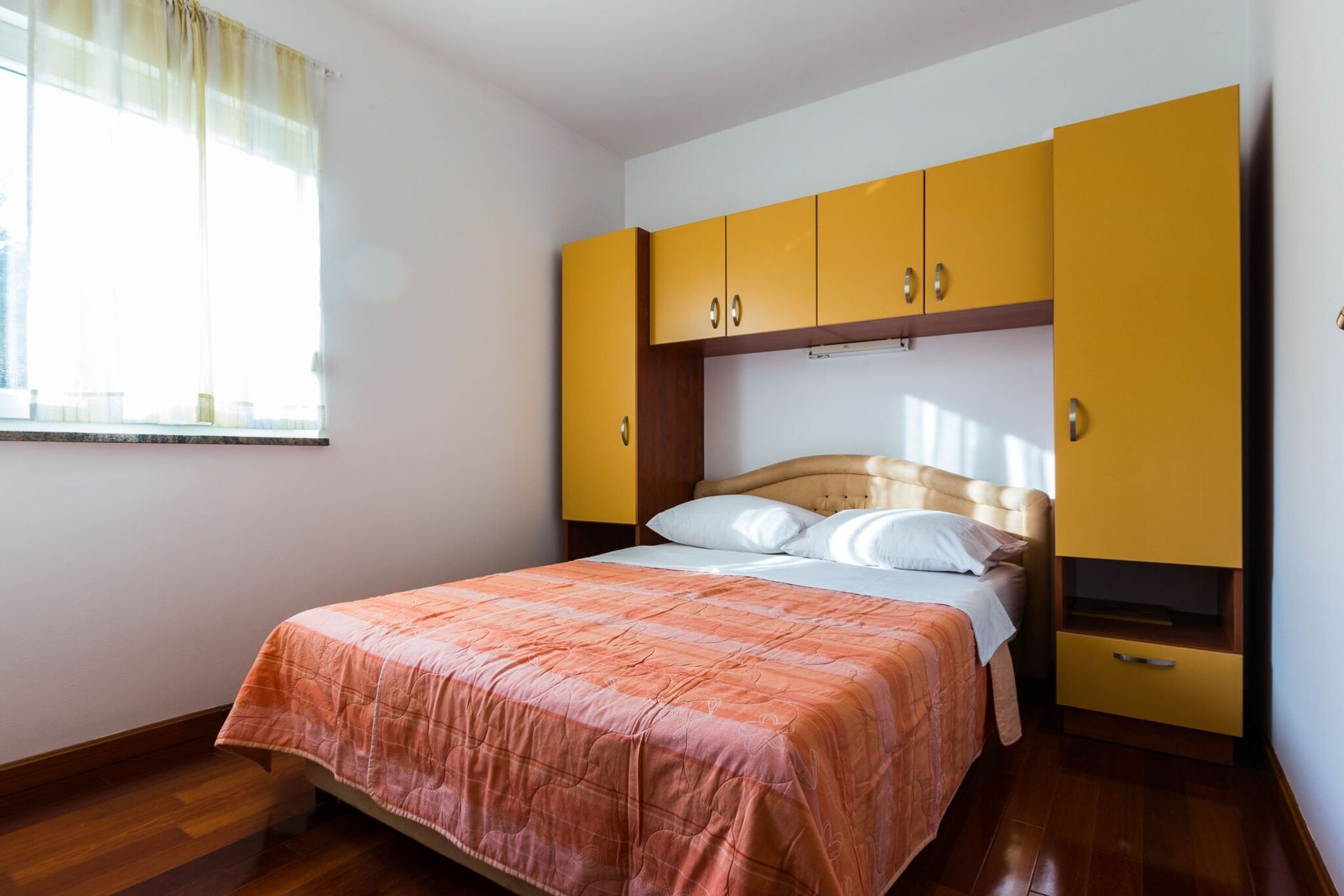 Elegant and Lavish Leisure Apartments Zadar with Outdoor Pool - Classic Two Bedroom Apartment with Terrace (owner Olive)-Slaapkamer