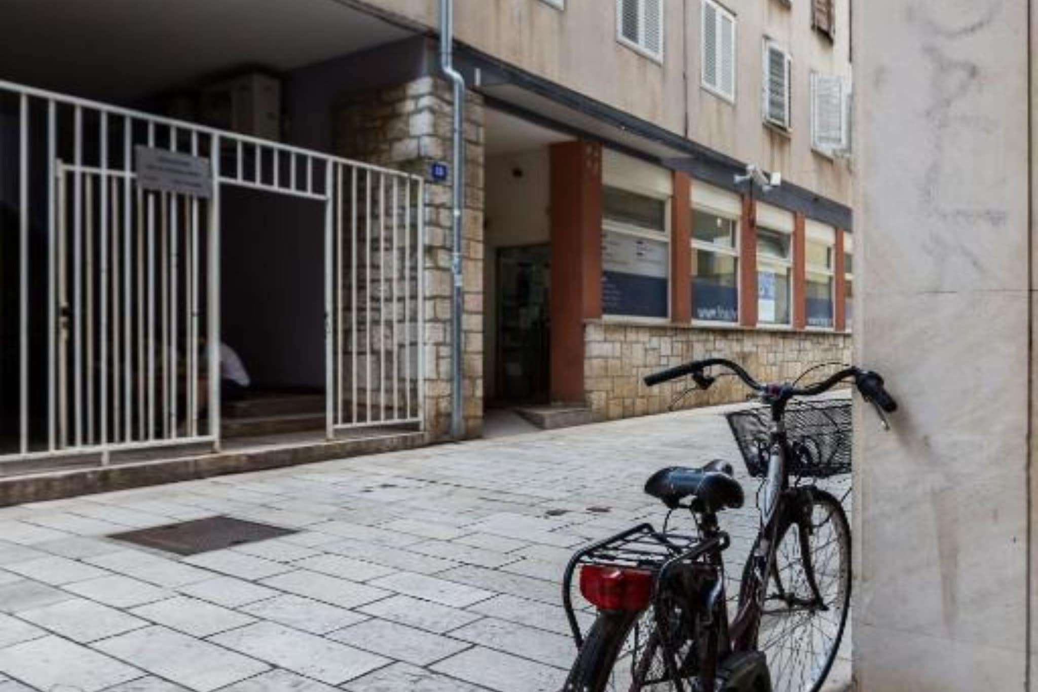 Cultural Haven Central Two Bedroom Apartment in Zadar with City Views - Two Bedroom Apartment-Außenbereich
