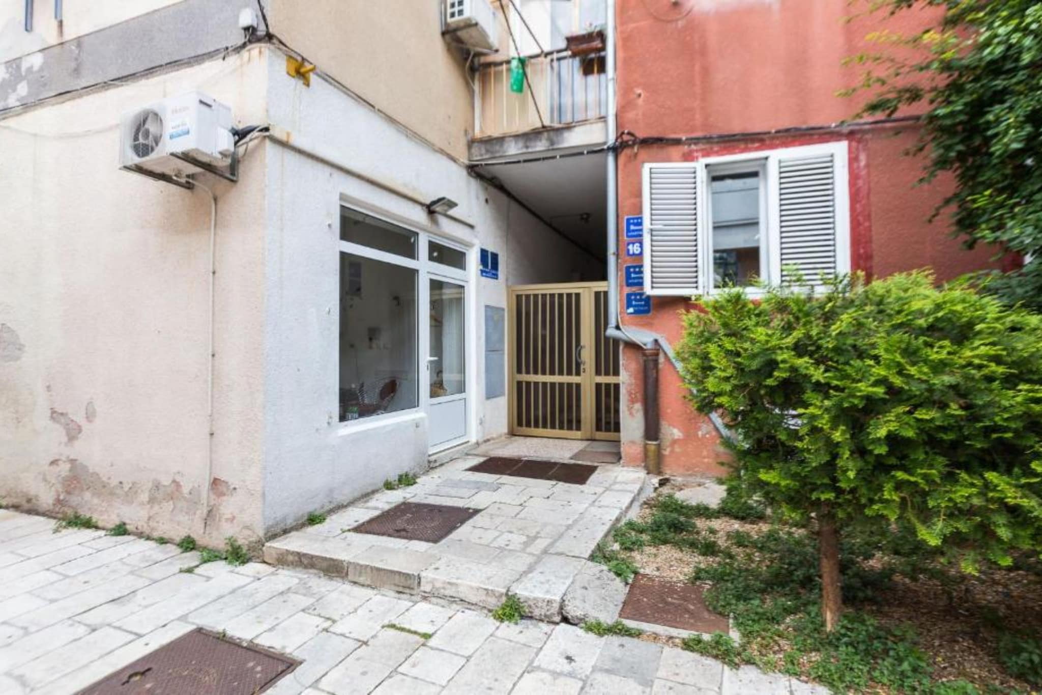Cultural Haven Central Two Bedroom Apartment in Zadar with City Views - Two Bedroom Apartment-Außenbereich