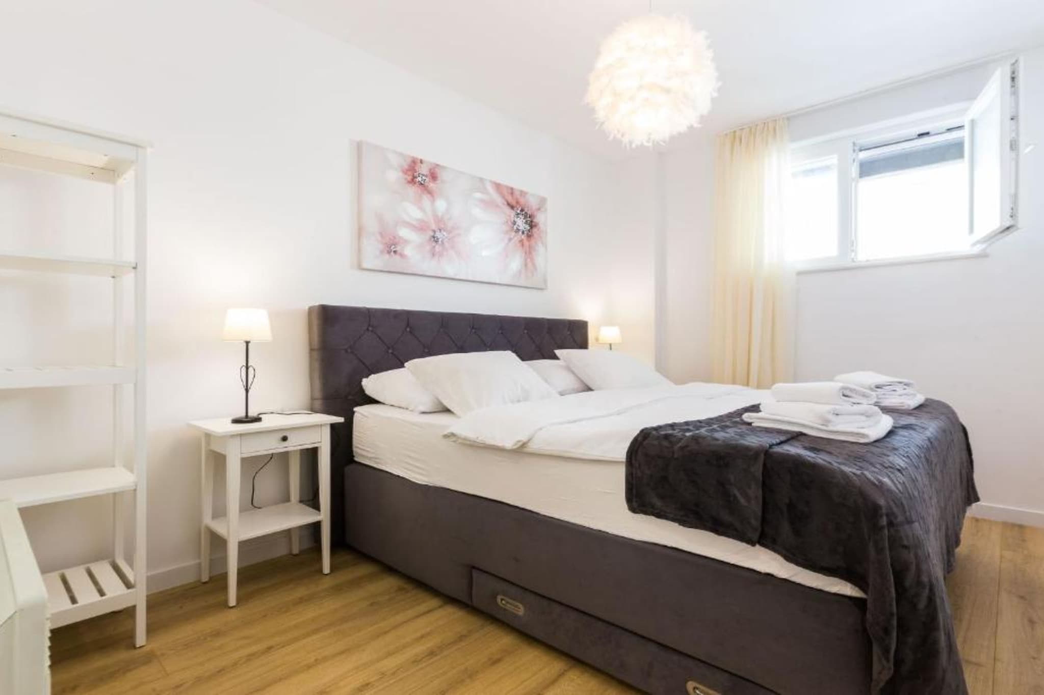 Cultural Haven Central Two Bedroom Apartment in Zadar with City Views - Two Bedroom Apartment-Schlafzimmer