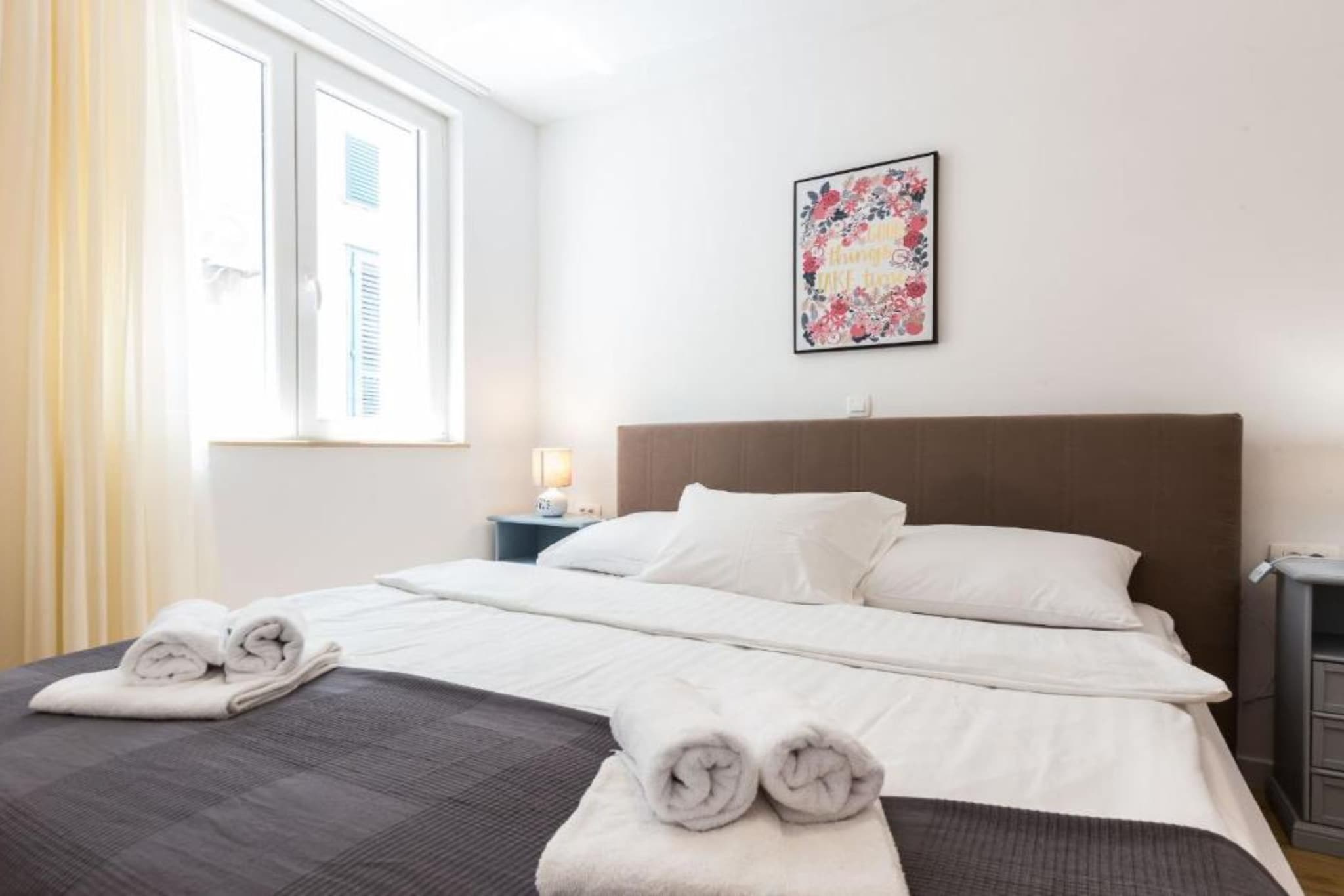 Cultural Haven Central Two Bedroom Apartment in Zadar with City Views - Two Bedroom Apartment-Schlafzimmer