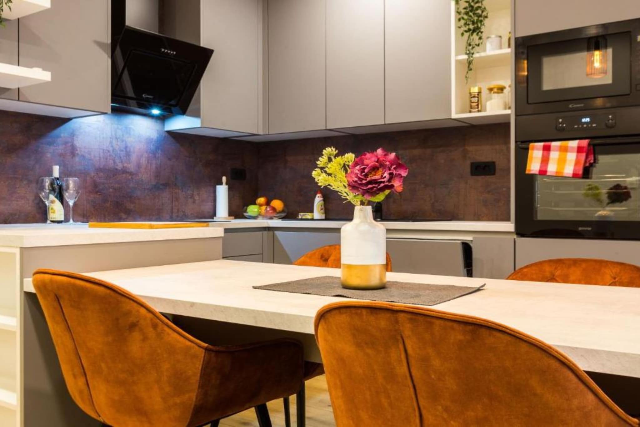 Cultural Haven Central Two Bedroom Apartment in Zadar with City Views - Two Bedroom Apartment-Küche