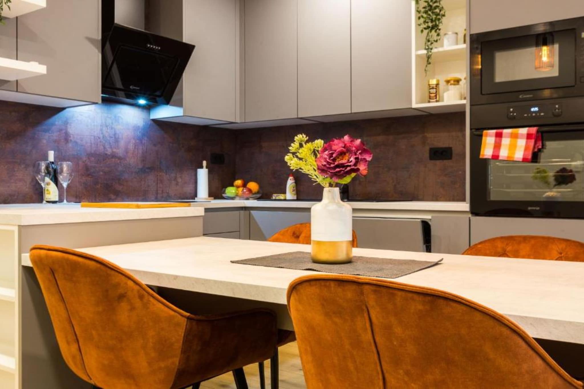 Cultural Haven Central Two Bedroom Apartment in Zadar with City Views - Two Bedroom Apartment-Küche