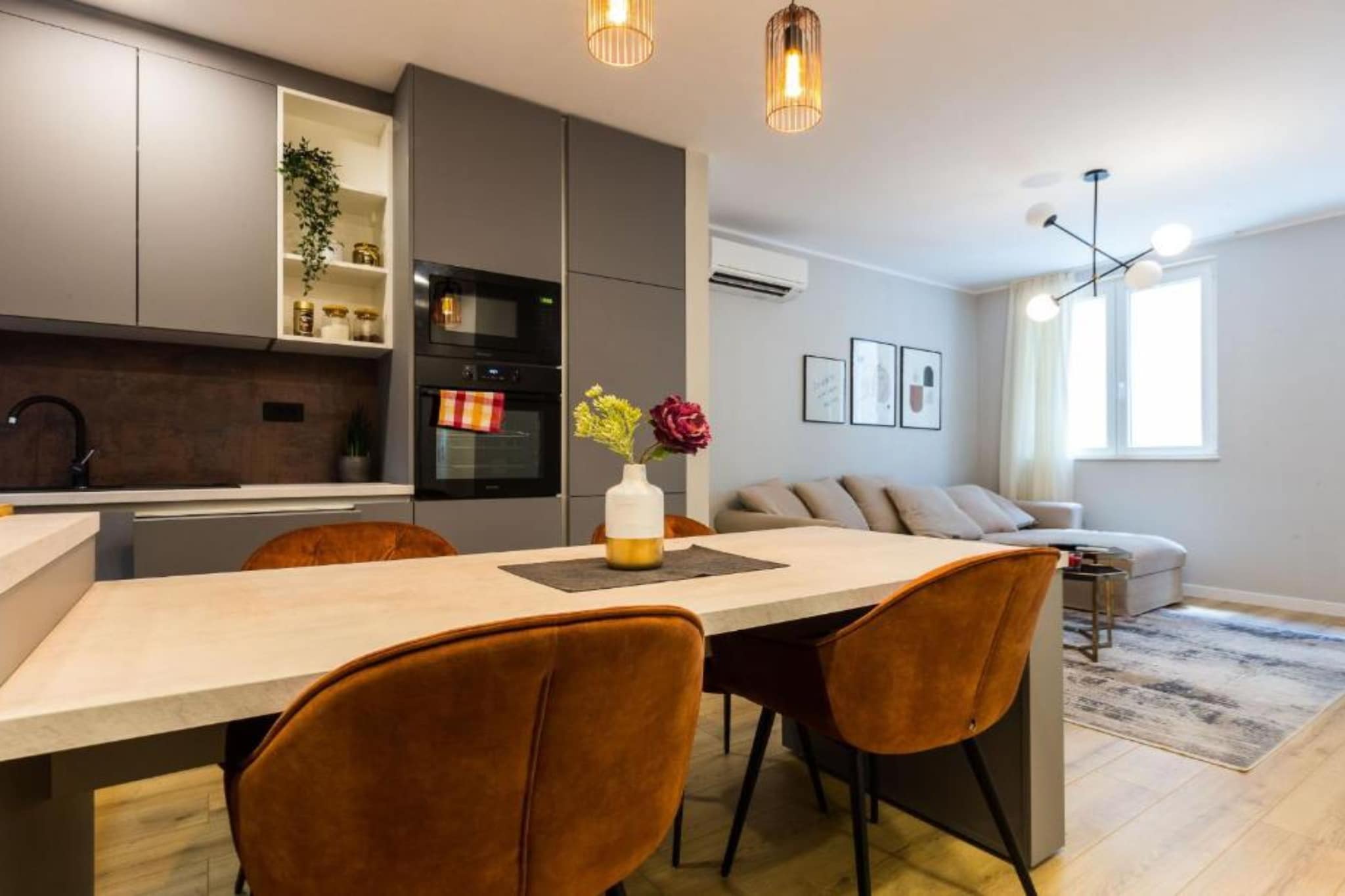 Cultural Haven Central Two Bedroom Apartment in Zadar with City Views - Two Bedroom Apartment-Küche