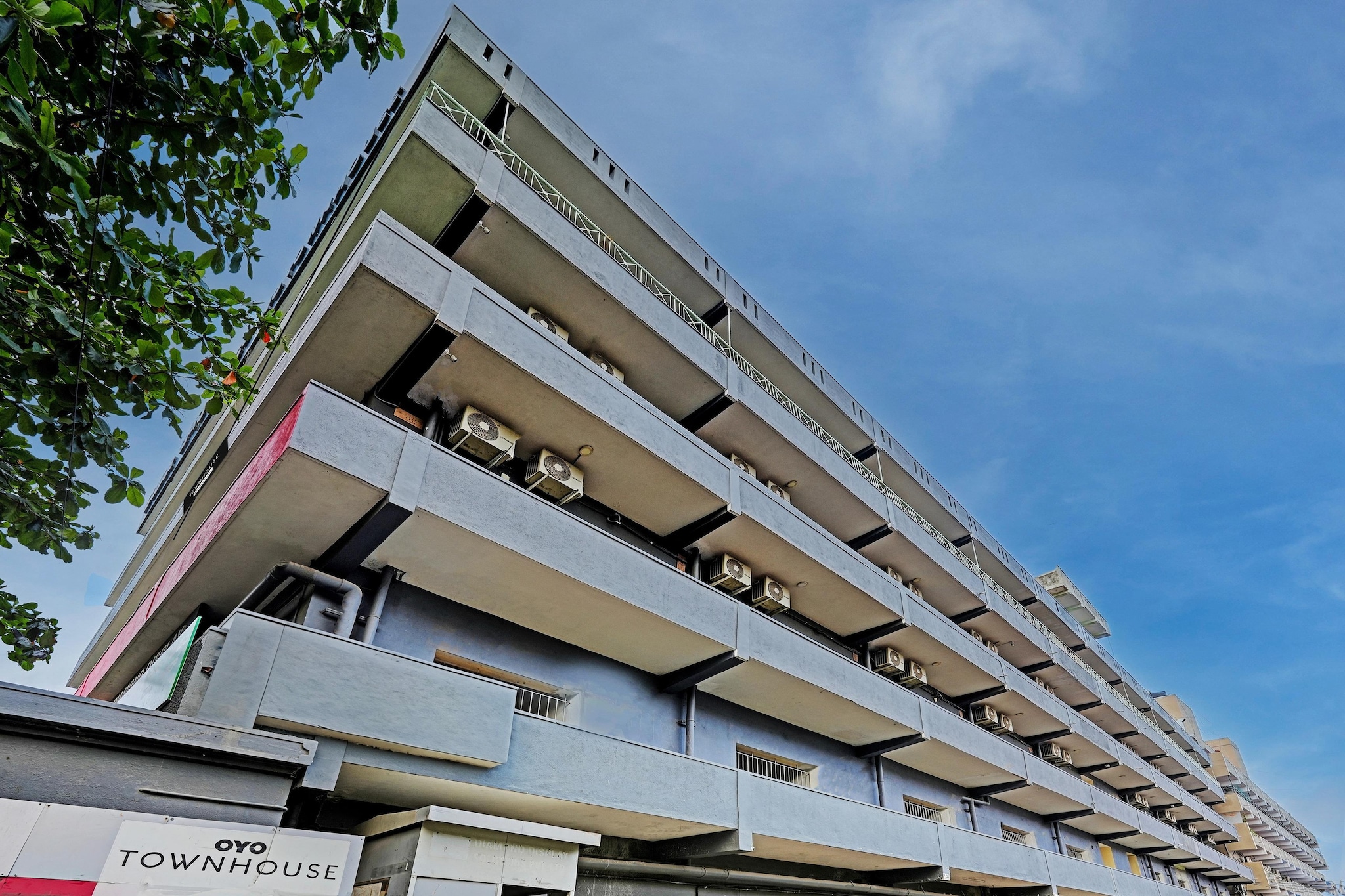 Ground floor: (bedroom(double bed, TV, seating area, air conditioning, Towels incl., telephone), bathroom(bathtub or shower, shower, washbasin, toilet, shampoo, body soap, hot water))