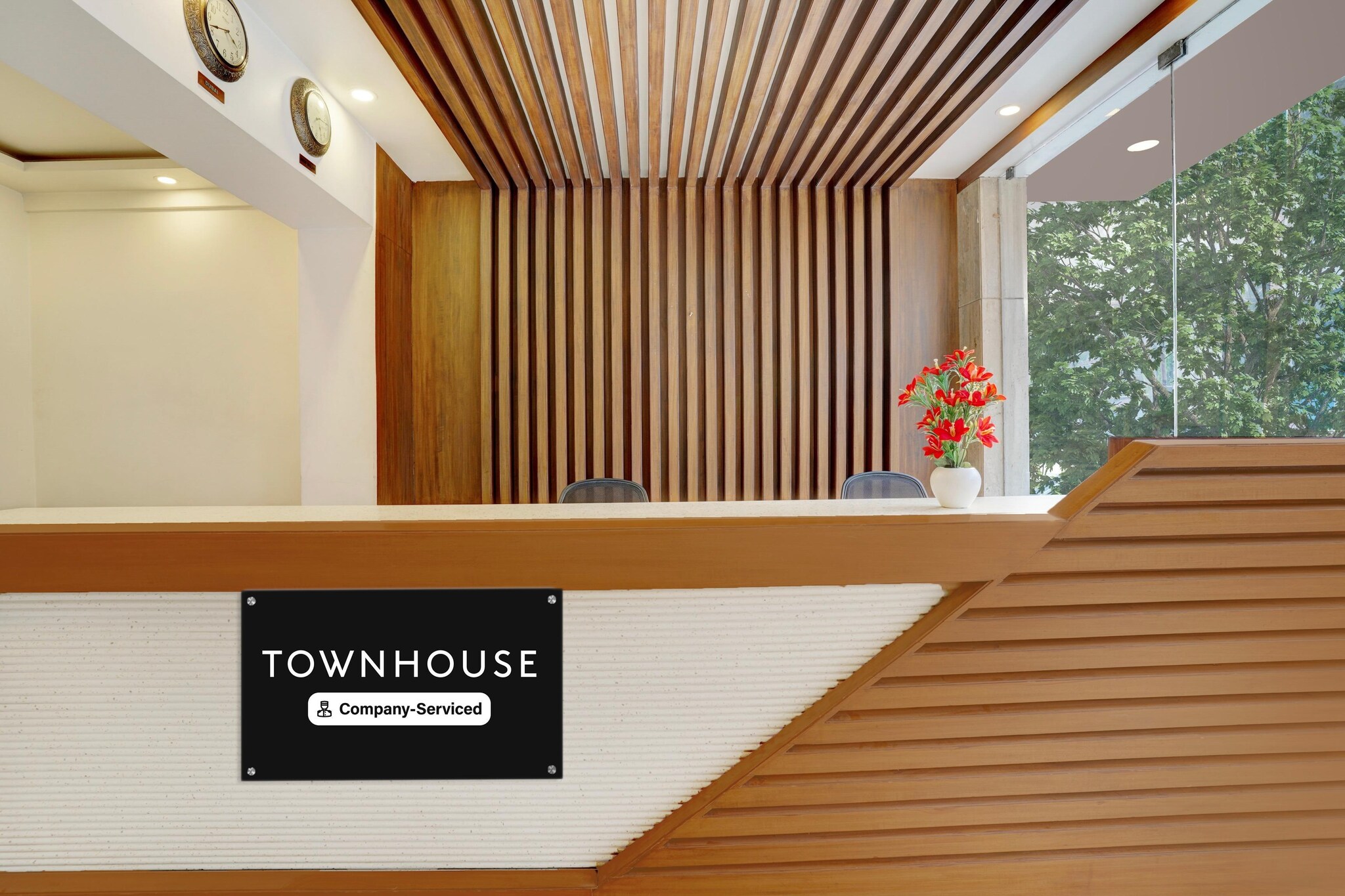 Ground floor: (bedroom(double bed, TV, seating area, air conditioning, Towels incl., telephone), bathroom(bathtub or shower, shower, washbasin, toilet, shampoo, body soap, hot water))