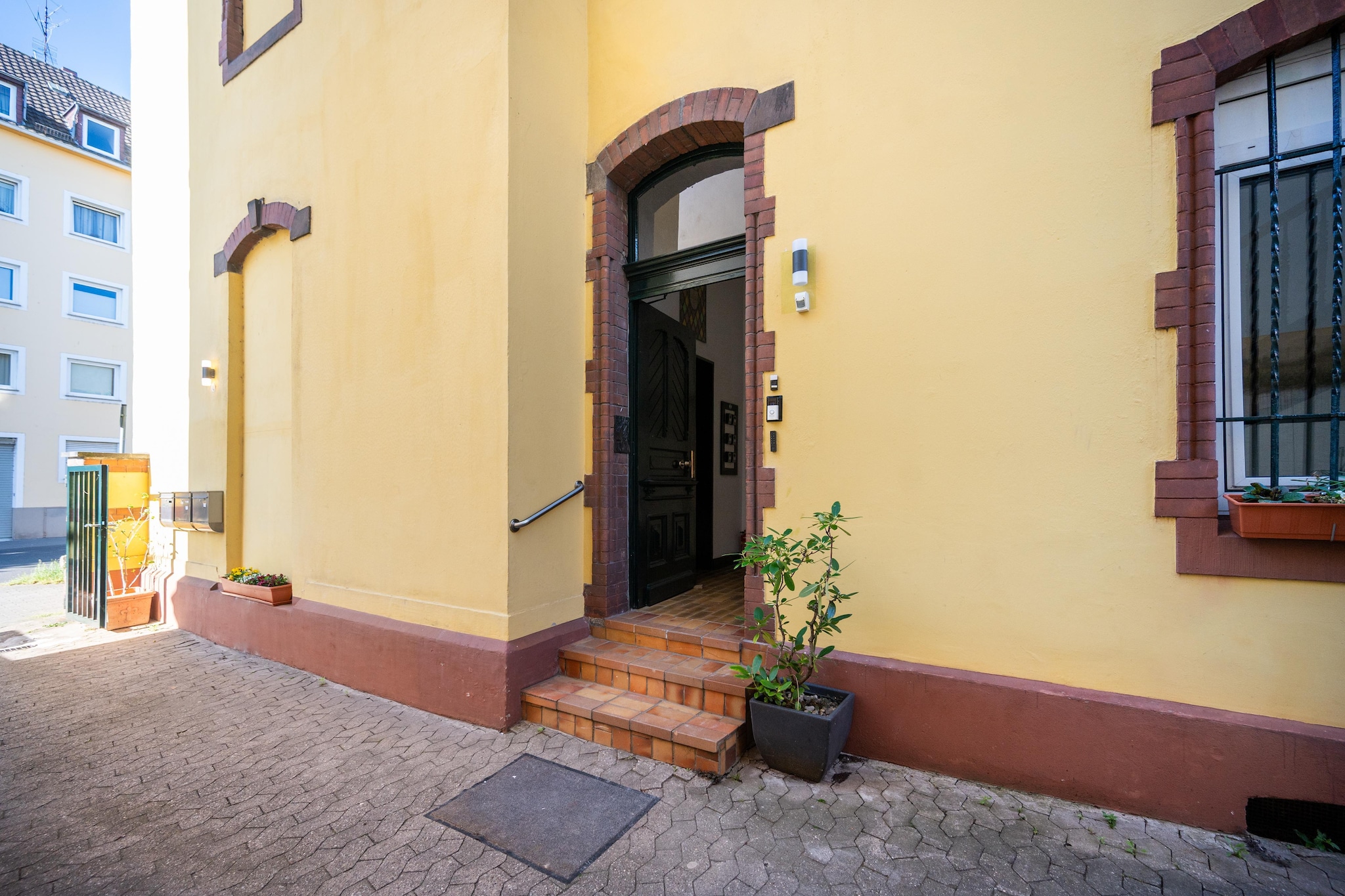 Modern Stay Standard Studio-Außenbereich Sommer