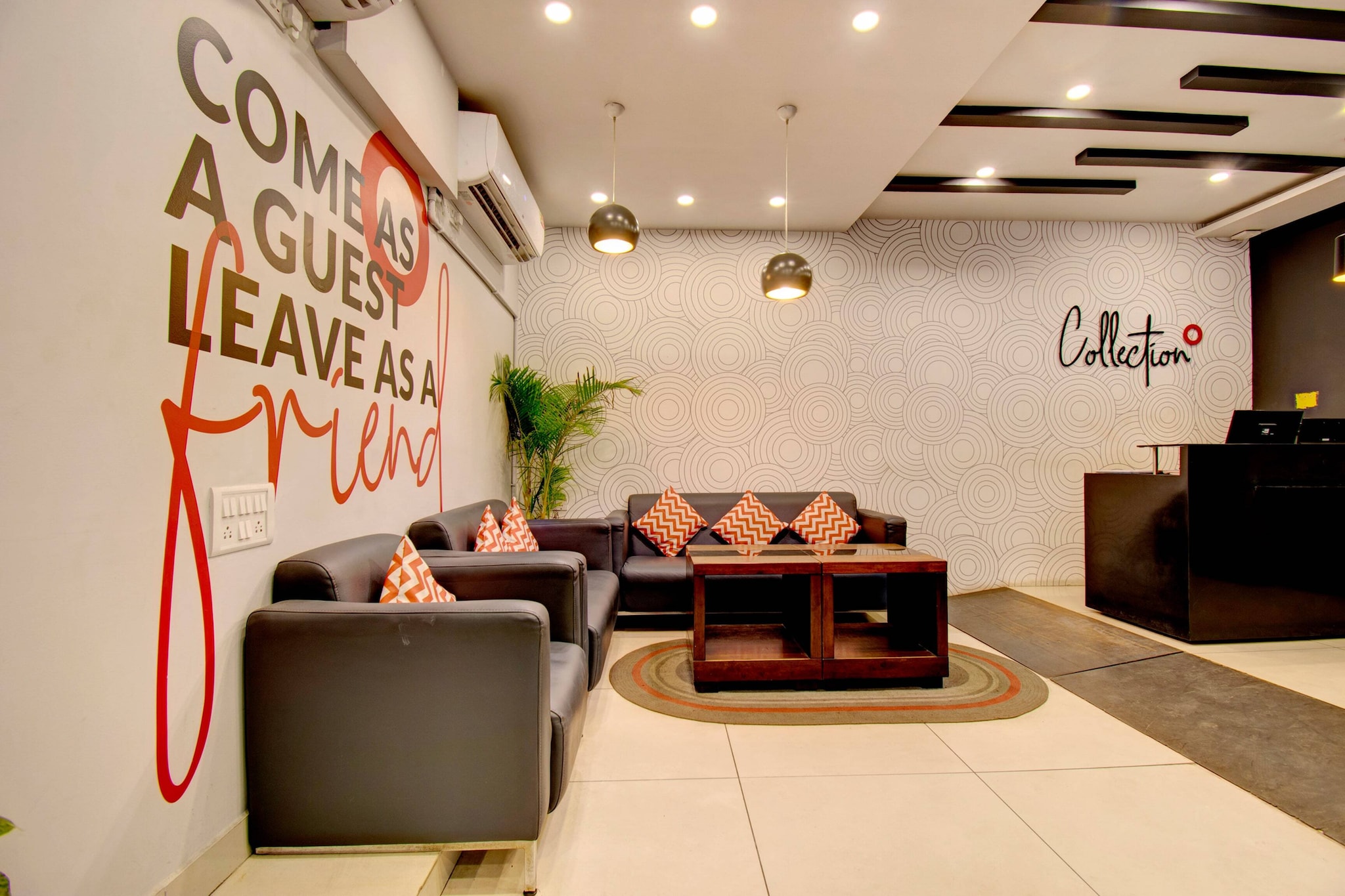 Ground floor: (bedroom(double bed, TV, seating area, air conditioning, Towels incl., telephone), bathroom(bathtub or shower, shower, washbasin, toilet, shampoo, body soap, hot water))