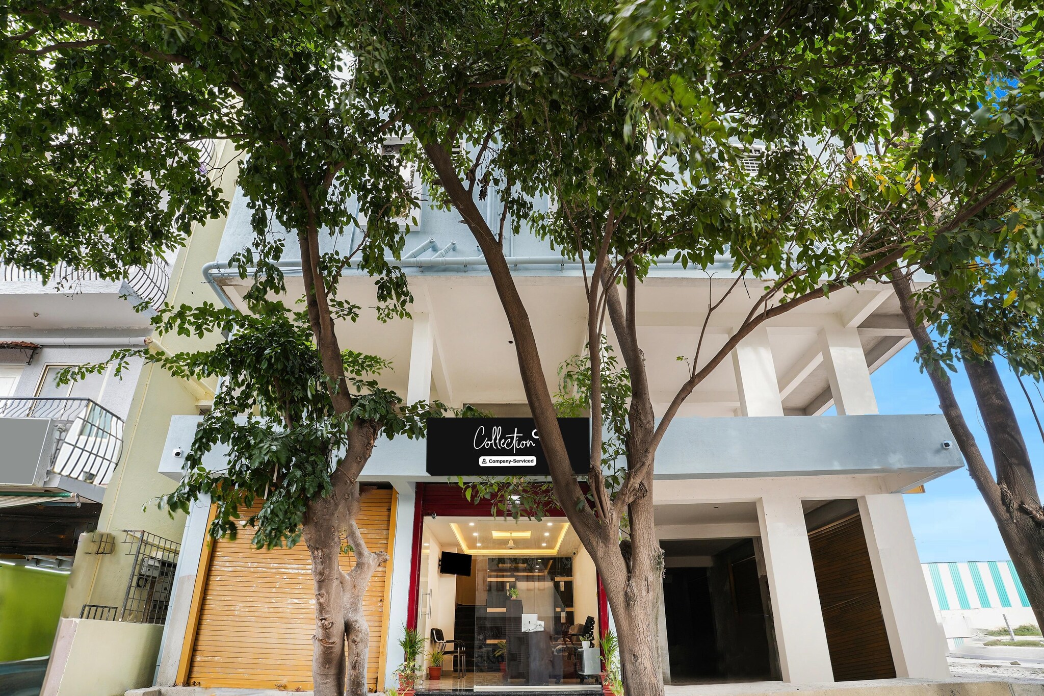 Set within 11 km of Commercial Street and 12 km of Chinnaswamy Stadium, Super Collection O K R Puram Manyata offers rooms with air conditioning and a private bathroom in Bangalore. Among the facilities at this property are room service and a 24-hour front desk, along with free WiFi throughout the property. The hotel features family rooms.
The units at the hotel come with a seating area, a flat-screen TV with satellite channels and a private bathroom with free toiletries and a bath or shower. Guest rooms feature a desk.
Indira Gandhi Musical Fountain Park is 12 km from Super Collection O K R Puram Manyata, while Bangalore Palace is 12 km away. Kempegowda International Airport is 25 km from the property.
Unmarried couples are warmly welcome at this property.
Guests with local ID proof are warmly welcome.
Early Check-In Policy: A full day’s room rate will be charged for check-ins before 6:00 AM. Complimentary early check-in is available between 6:00 AM and 10:00 AM, subject to room availability.
Check-in is only available to guests aged 18 and above. Please provide a government-issued ID to confirm your age.