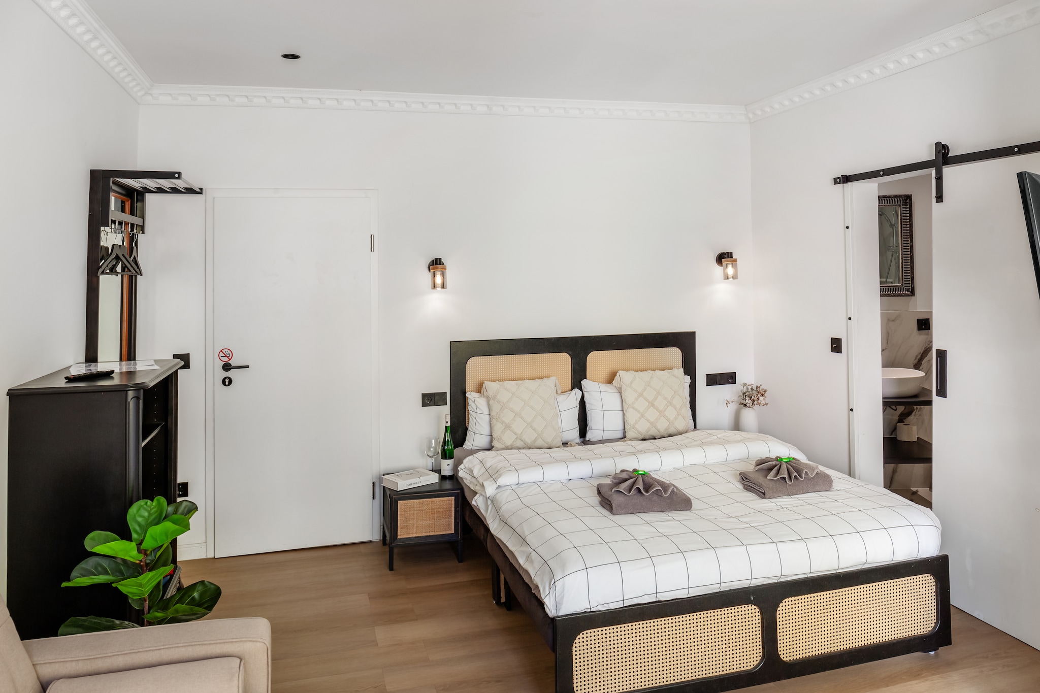 Modern Stay Studio mit Balkon-Slaapkamer