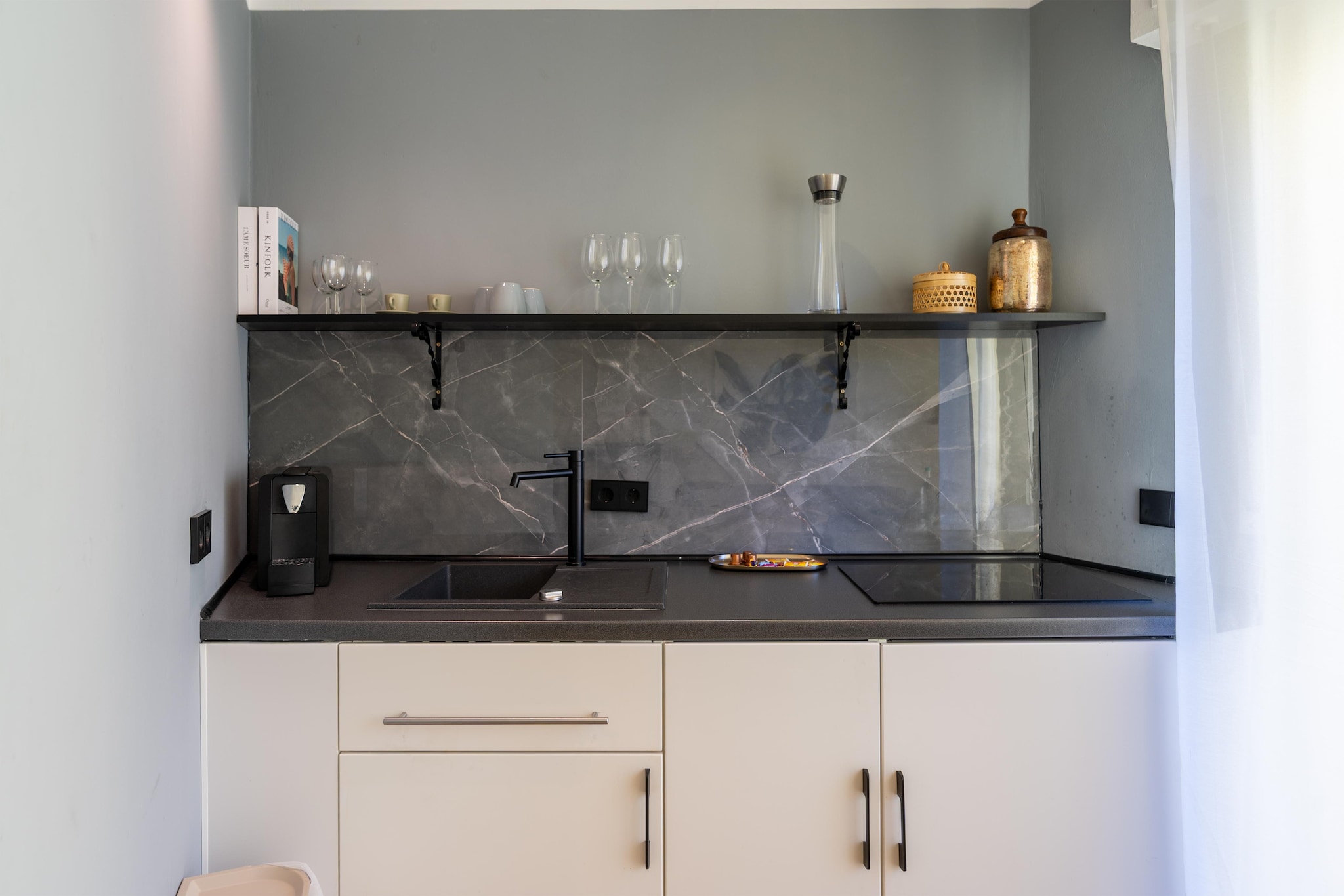 Modern Stay Studio mit Balkon-Küche