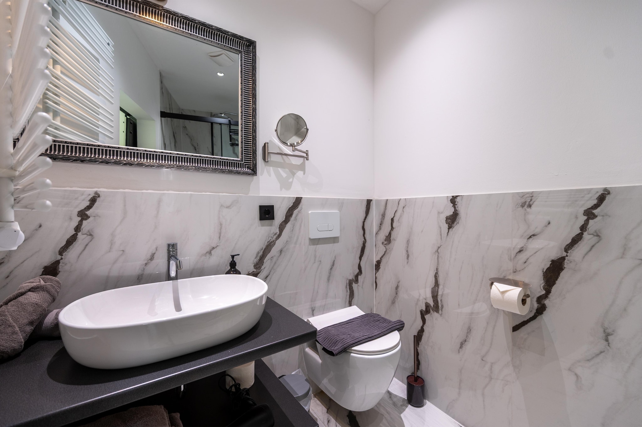Modern Stay Studio mit Balkon-Badezimmer