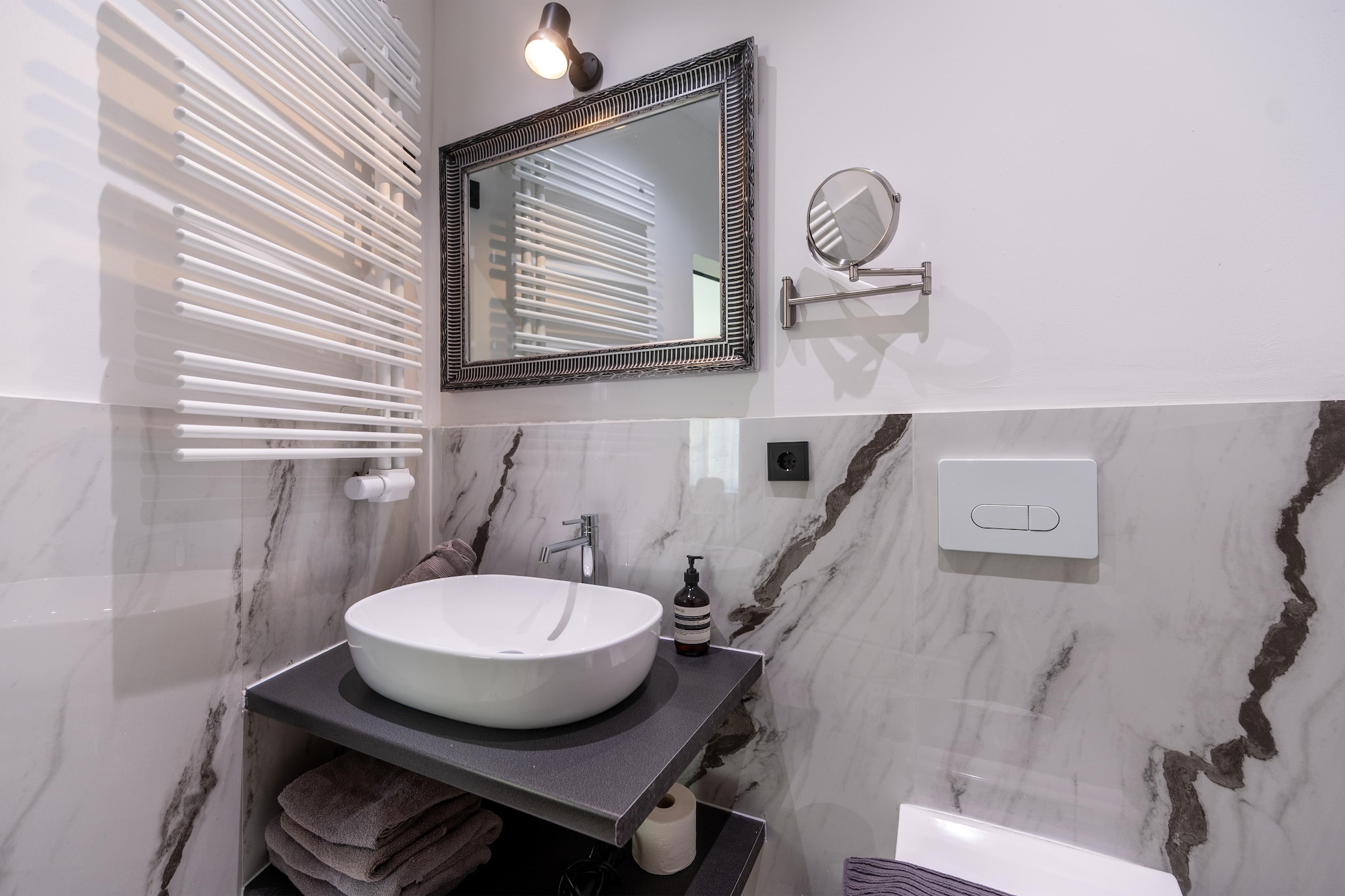 Modern Stay Studio mit Balkon-Badezimmer