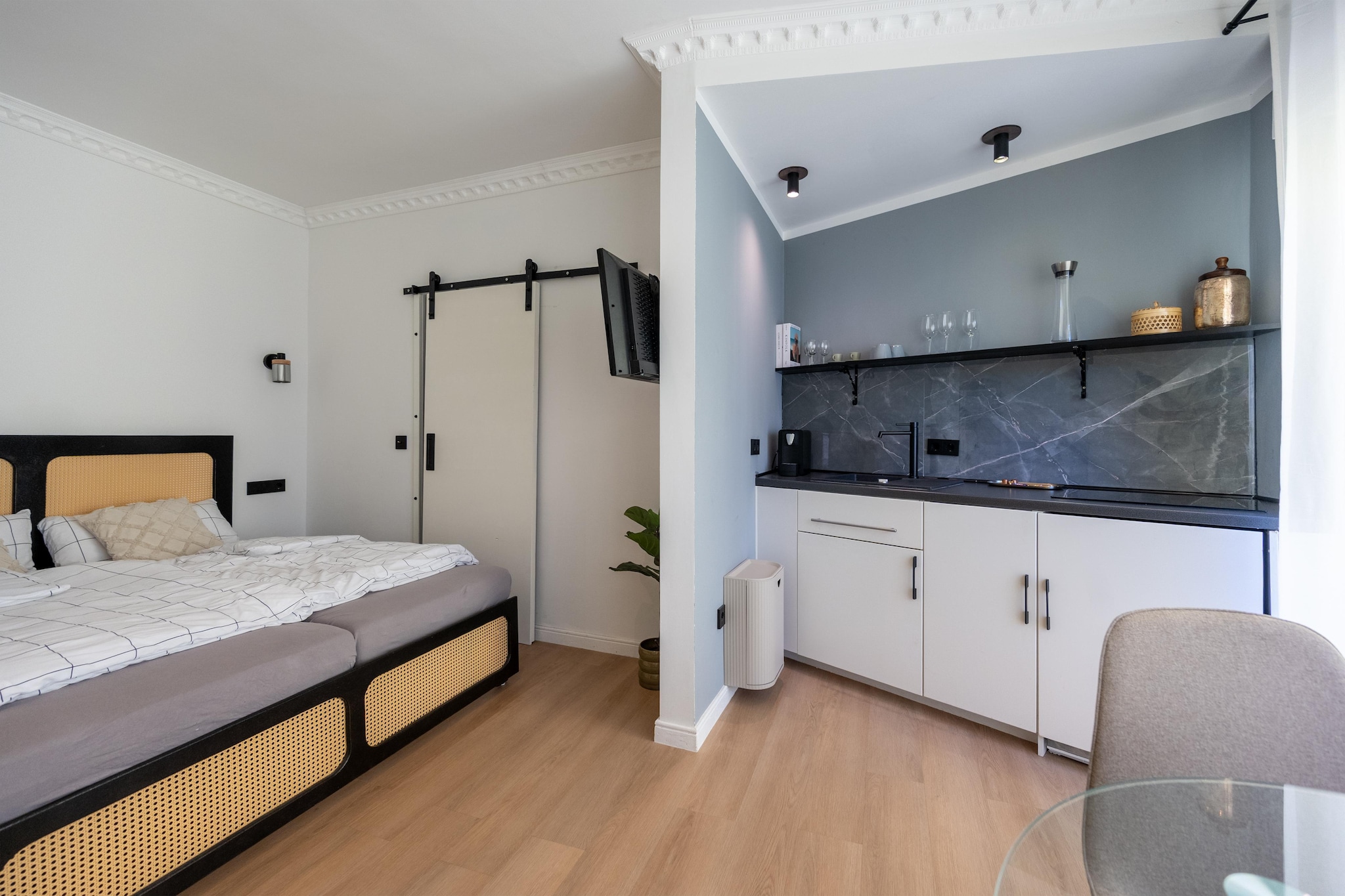 Modern Stay Studio mit Balkon-Küche
