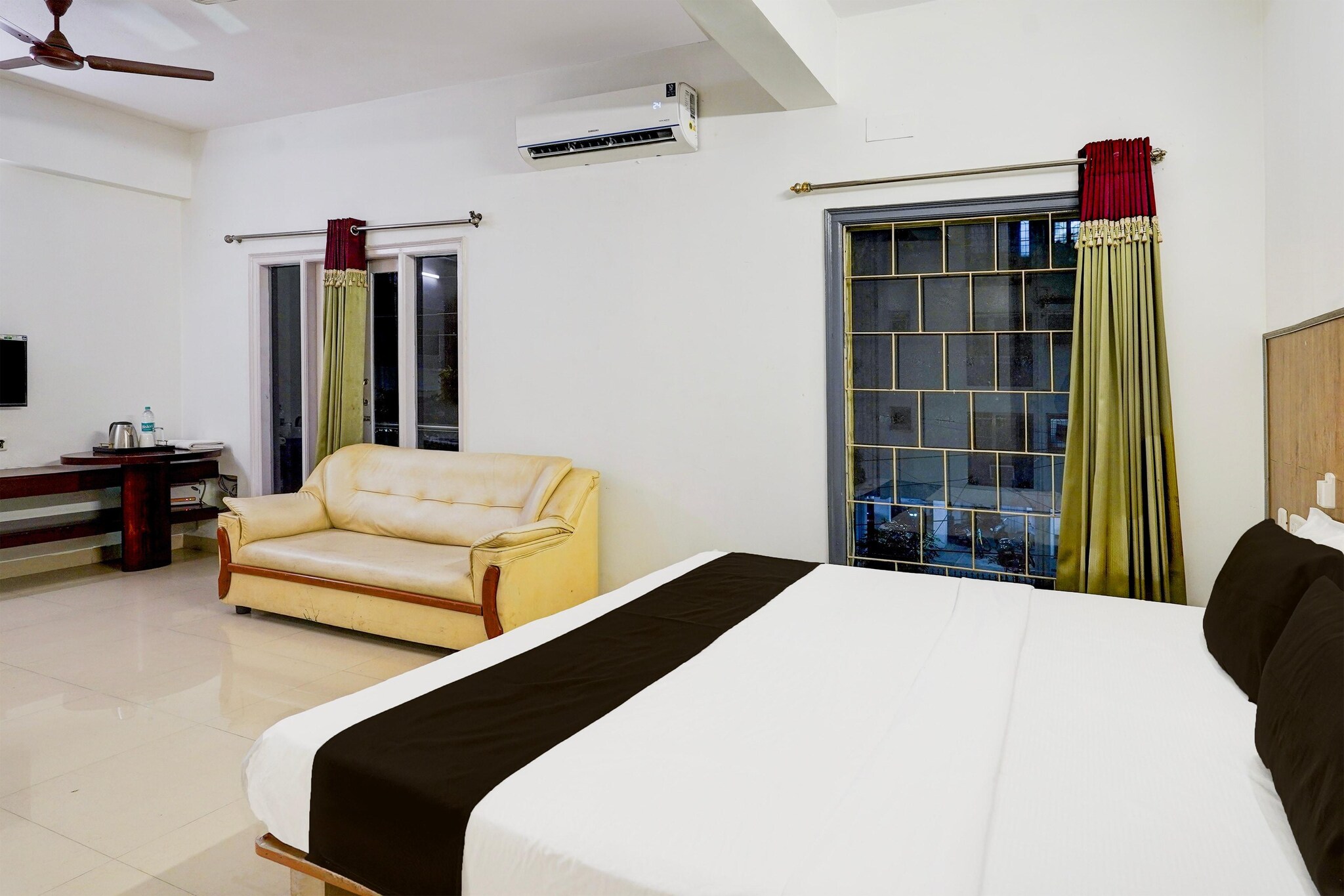 Cosy Castle at Medavakkam Near Jayachandran