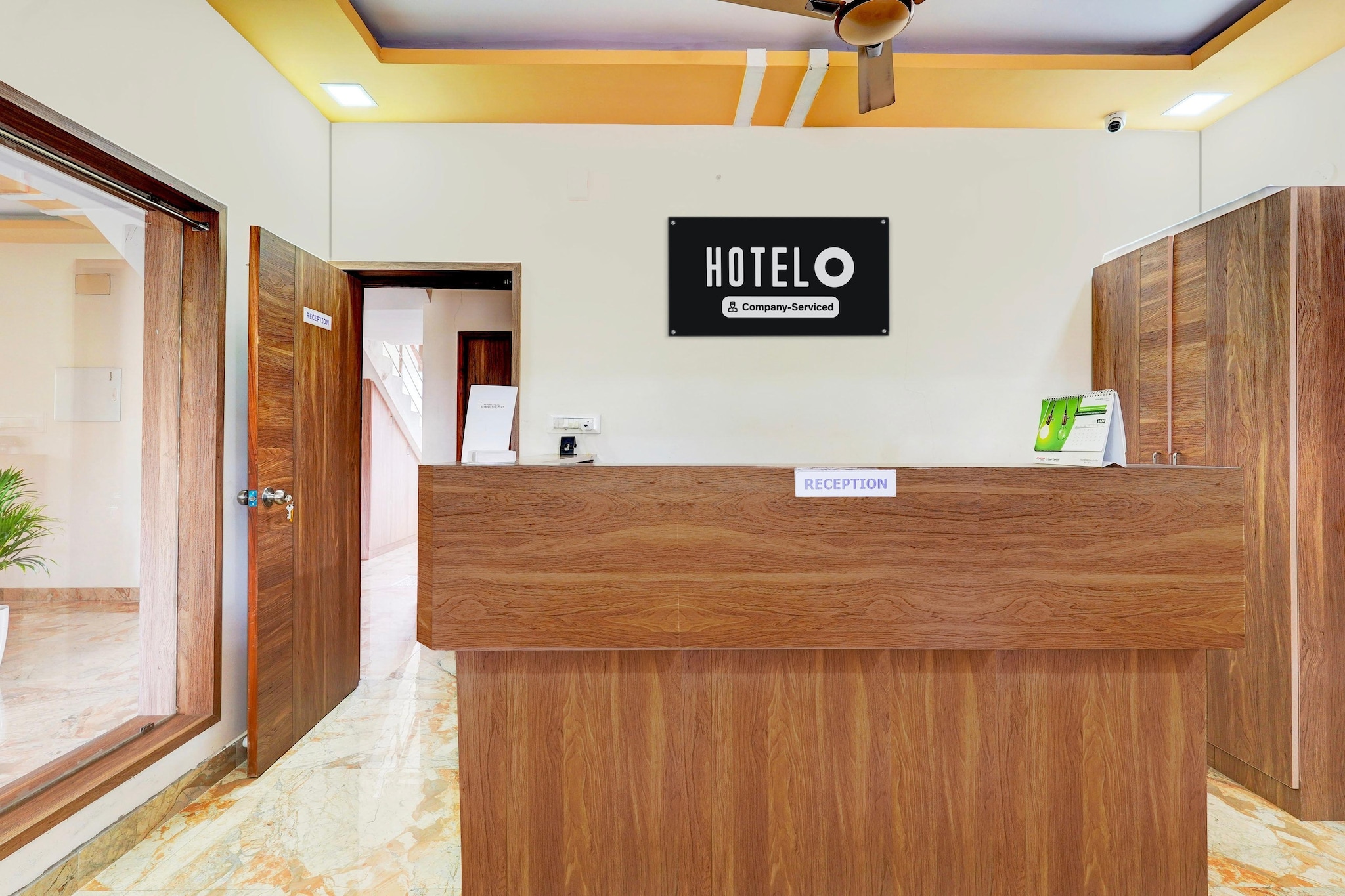 Ground floor: (bedroom(double bed, TV, seating area, air conditioning, Towels incl., telephone), bathroom(bathtub or shower, shower, washbasin, toilet, shampoo, body soap, hot water))