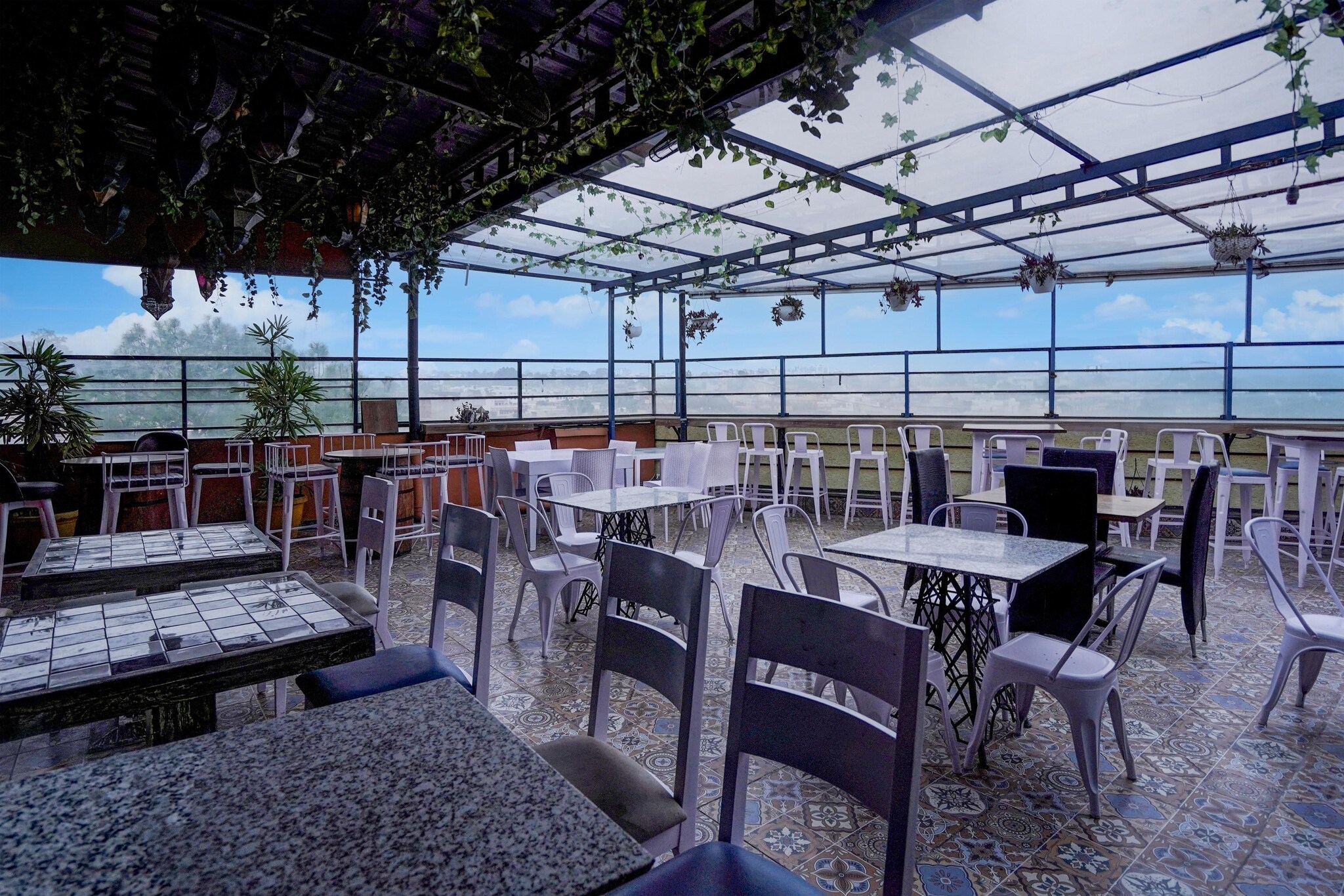 Elegant Stays with Rooftop Restro and Hill view