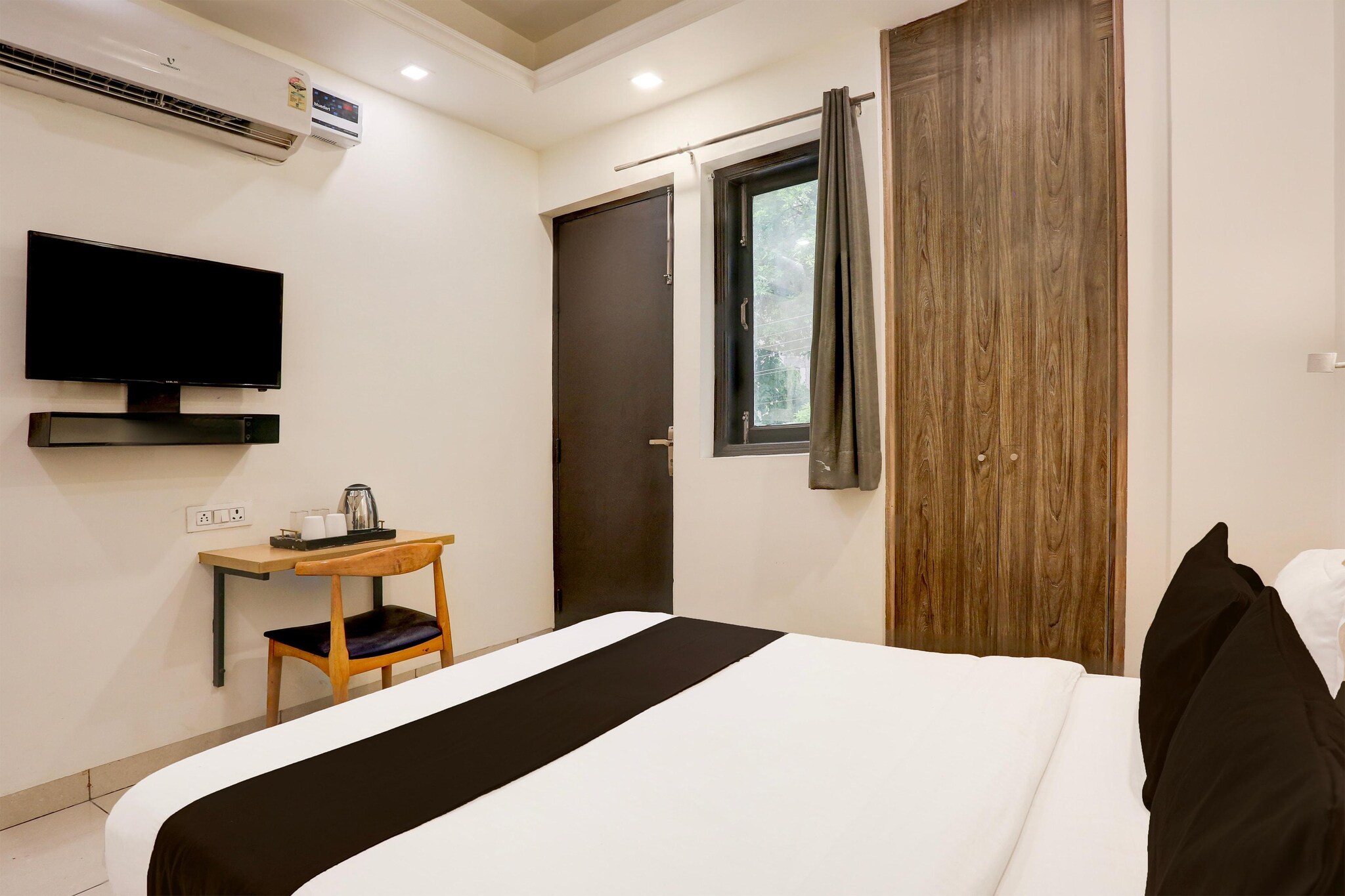 Cosy Stays at Rohini Sector 18