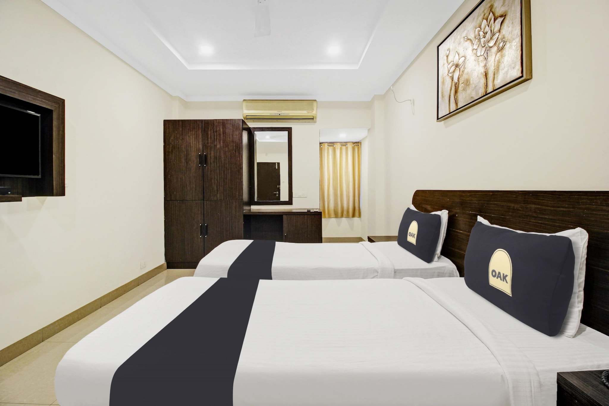 Elite Stays at Champapet with Inhouse Cafe