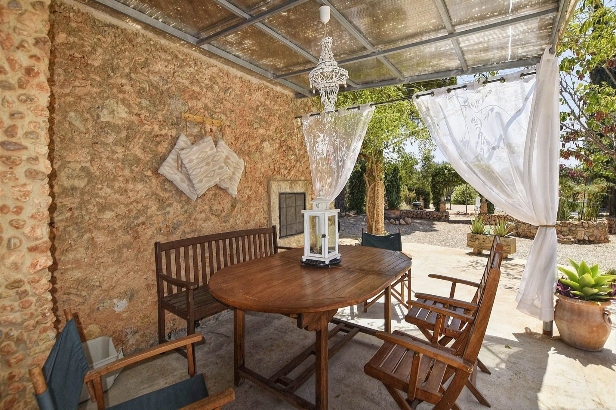 On the 1st floor: (Living room(TV, seating area), Kitchen(electric kettle, toaster, cooker, coffee machine, oven, microwave, dishwasher, fridge-freezer, Juicer, dishes and cutlery), bedroom(double bed), bedroom(single bed, single bed), bathroom(bathtub or shower, washbasin, toilet), bathroom(bathtub or shower, washbasin, toilet))\n\nOn the 2nd floor: (Bedroom with bathroom(double bed, bathtub or shower, washbasin, toilet))\n\nwashing room, fitness room, storage, dining table, garden, BBQ, swimming pool(private), hammock
