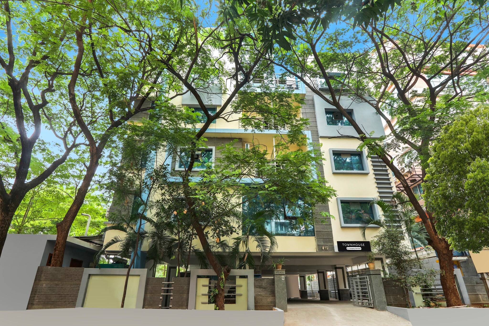 Conveniently situated in the HITEC City district of Madhapur, Cozy Stays at VIP Hills Hitech City is located 9.2 km from ISB, 10 km from City Centre Mall and 11 km from Golkonda Fort. With a shared lounge, the 4-star hotel has air-conditioned rooms with free WiFi, each with a private bathroom. The accommodation provides room service and a 24-hour front desk for guests.

At the hotel, each room comes with a desk. Guest rooms at Cozy Stays at VIP Hills Hitech City are equipped with a seating area and a flat-screen TV with cable channels.

Ravindra Bharathi is 13 km from the accommodation, while AP State Archaeology Museum is 14 km away. Rajiv Gandhi International Airport is 35 km from the property.

Unmarried couples are warmly welcome at this property.
Guests with local ID proof are warmly welcome.

Early Check-In Policy: A full dayâ€™s room rate will be charged for check-ins before 6:00 AM. Complimentary early check-in is available between 6:00 AM and 10:00 AM, subject to room availability.
Check-in is only available to guests aged 18 and above. Please provide a government-issued ID to confirmÂ yourÂ age.