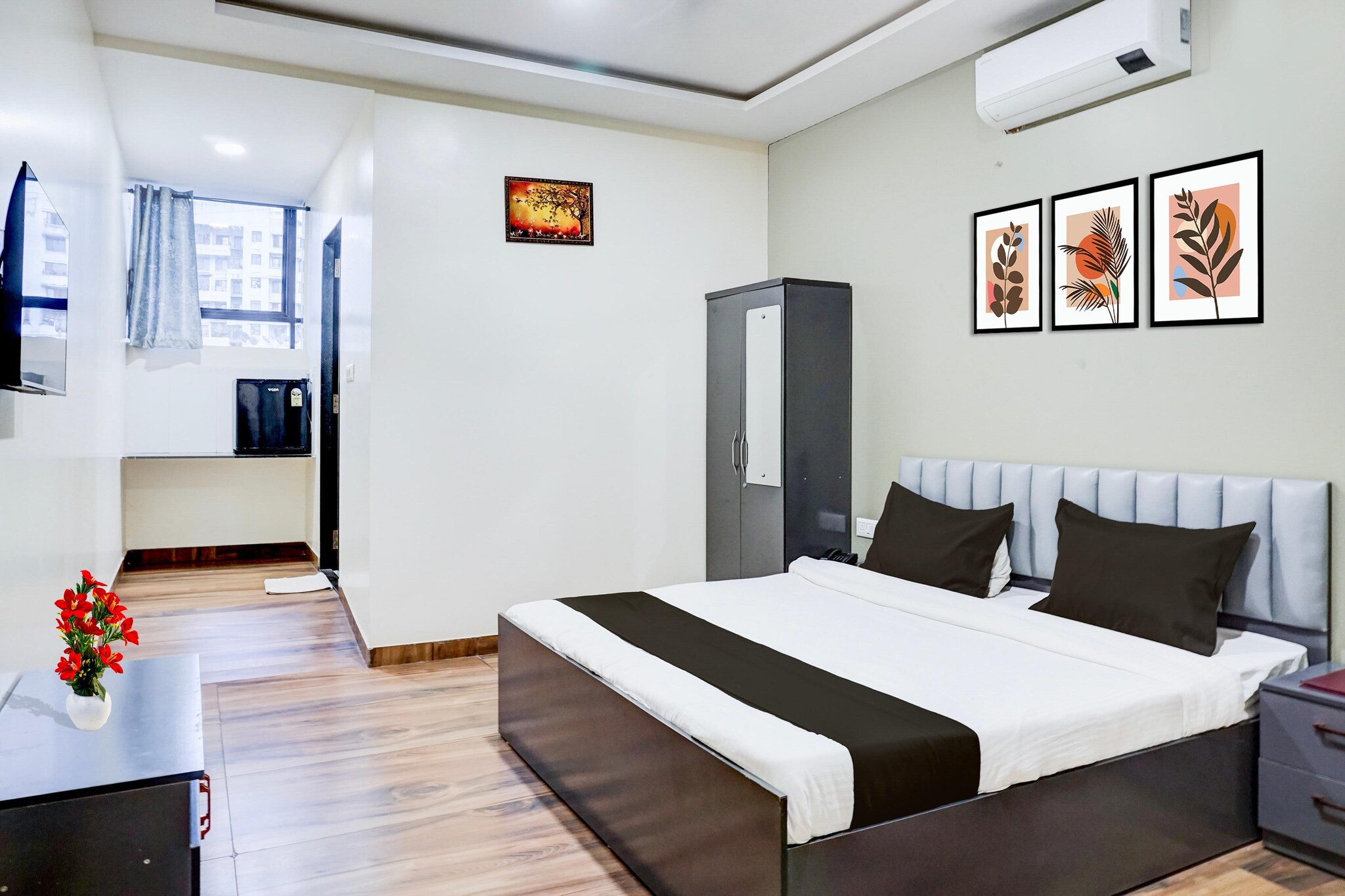 Located within 9.4 km of University of Pune and 12 km of Pataleshwar Cave Temple, Super Collection O Pashan-Sus Road Baner formerly Grey Stone provides rooms with air conditioning and a private bathroom in Pune. With free WiFi, this 4-star hotel offers room service and a 24-hour front desk. The hotel features family rooms.
At the hotel, each room comes with a desk and a TV. Guest rooms include a private bathroom with a shower and free toiletries.
Fergusson College is 13 km from Super Collection O Pashan-Sus Road Baner formerly Grey Stone, while Srimant Dagadusheth Halwai Ganapati Temple is 13 km away. Pune International Airport is 21 km from the property.
Unmarried couples are warmly welcome at this property.
Guests with local ID proof are warmly welcome.
Apologies, but we are currently unable to host foreign nationals at this property.
Early Check-In Policy: A full day’s room rate will be charged for check-ins before 6:00 AM. Complimentary early check-in is available between 6:00 AM and 10:00 AM, subject to room availability.
Check-in is only available to guests aged 18 and above. Please provide a government-issued ID to confirm your age.