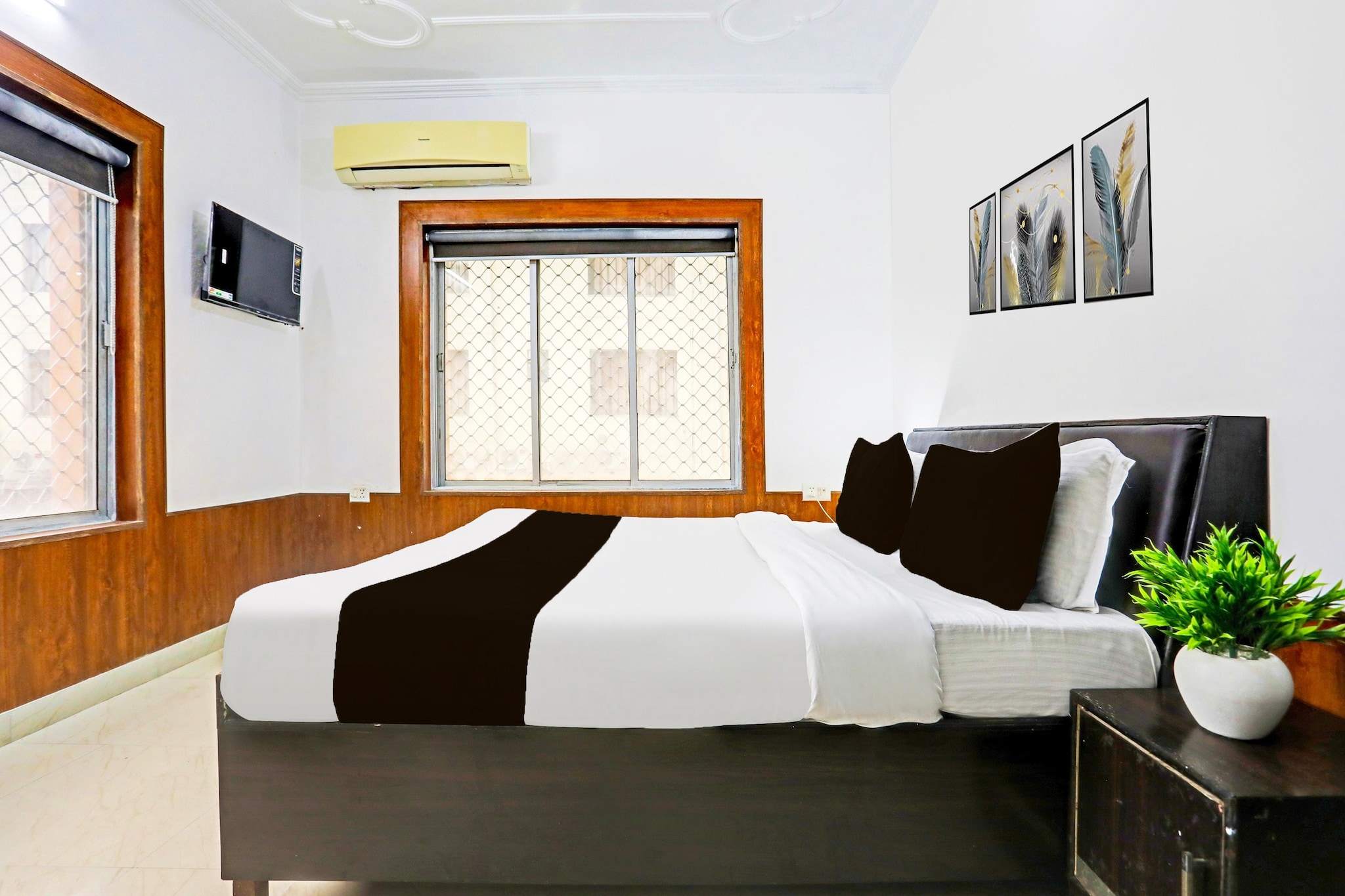 Ideally set in the River Rafting in Rishikesh district of RishÄ«kesh, Mordern Bliss Stays  Rishikesh Near Holy Ganges is set 30 km from Mansa Devi Temple, 200 metres from Himalayan Yog Ashram and 500 metres from Patanjali International Yoga Foundation. This 4-star hotel offers a shared kitchen, room service and free WiFi. The hotel has family rooms.

The hotel will provide guests with air-conditioned rooms with a desk, a safety deposit box, a TV and a private bathroom with a shower. At Mordern Bliss Stays  Rishikesh Near Holy Ganges the rooms come with a seating area.

A continental breakfast is available at the accommodation.

Speaking English and Hindi, staff are willing to help at any time of the day at the reception.

Ram Jhula is 1.8 km from Mordern Bliss Stays  Rishikesh Near Holy Ganges, while Triveni Ghat is 4.8 km from the property. Dehradun Airport is 20 km away.

Unmarried couples are warmly welcome at this property.
Guests with local ID proof are warmly welcome.

Early Check-In Policy: A full dayâ€™s room rate will be charged for check-ins before 6:00 AM. Complimentary early check-in is available between 6:00 AM and 10:00 AM, subject to room availability.
Check-in is only available to guests aged 18 and above. Please provide a government-issued ID to confirmÂ yourÂ age.
