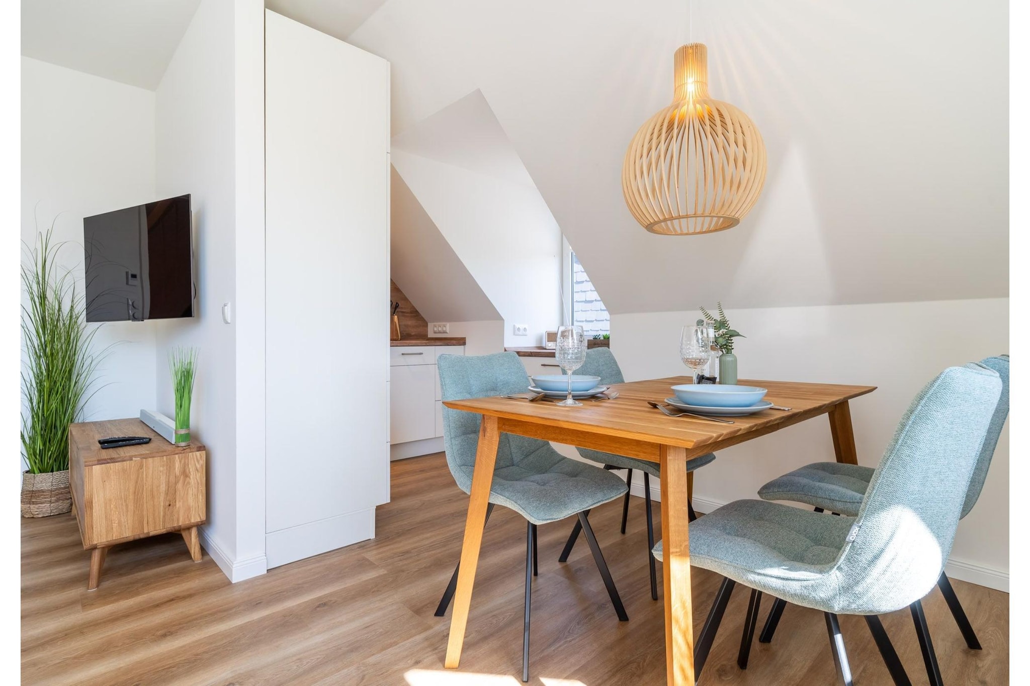 Beach Butze - Dining room