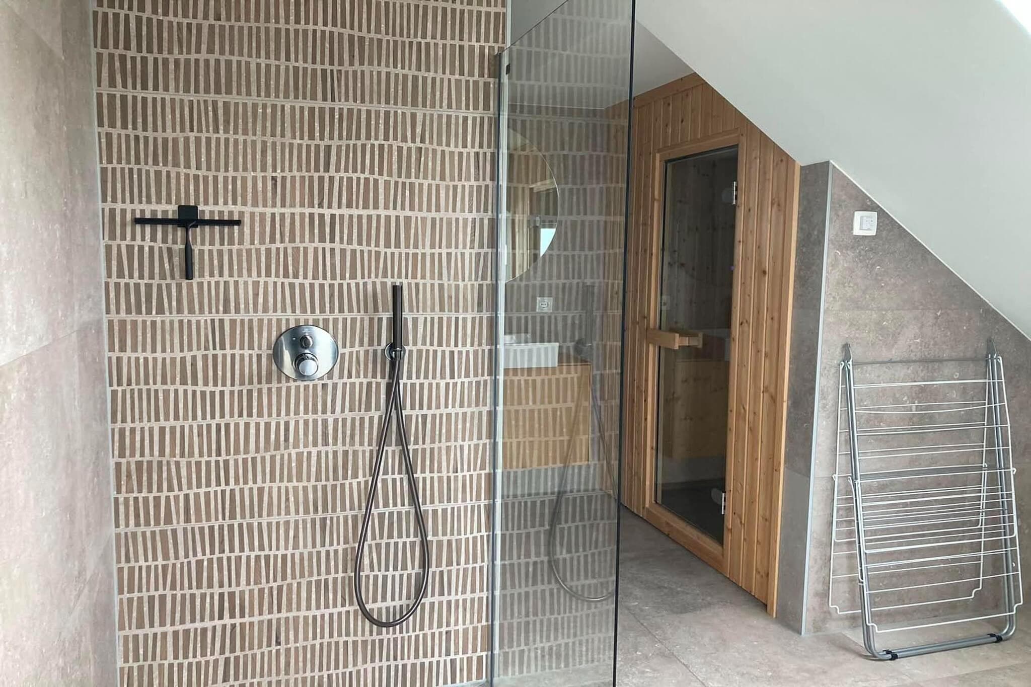 Duinvilla Wellness 5 - Bathroom
