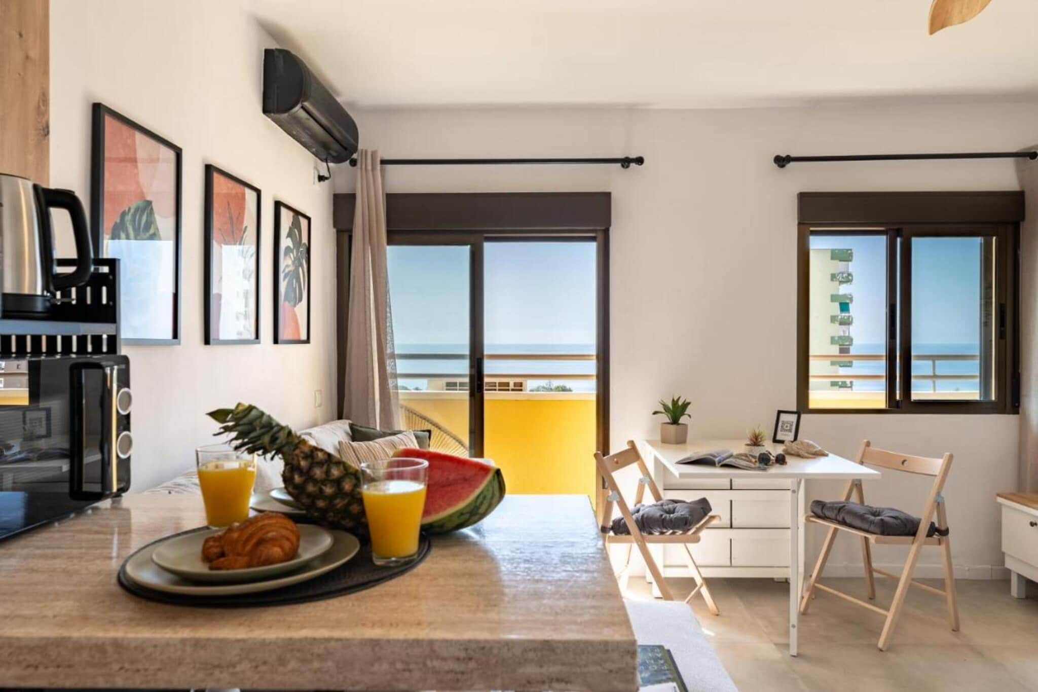 Apartamento con vistas al mar-Eetkamer