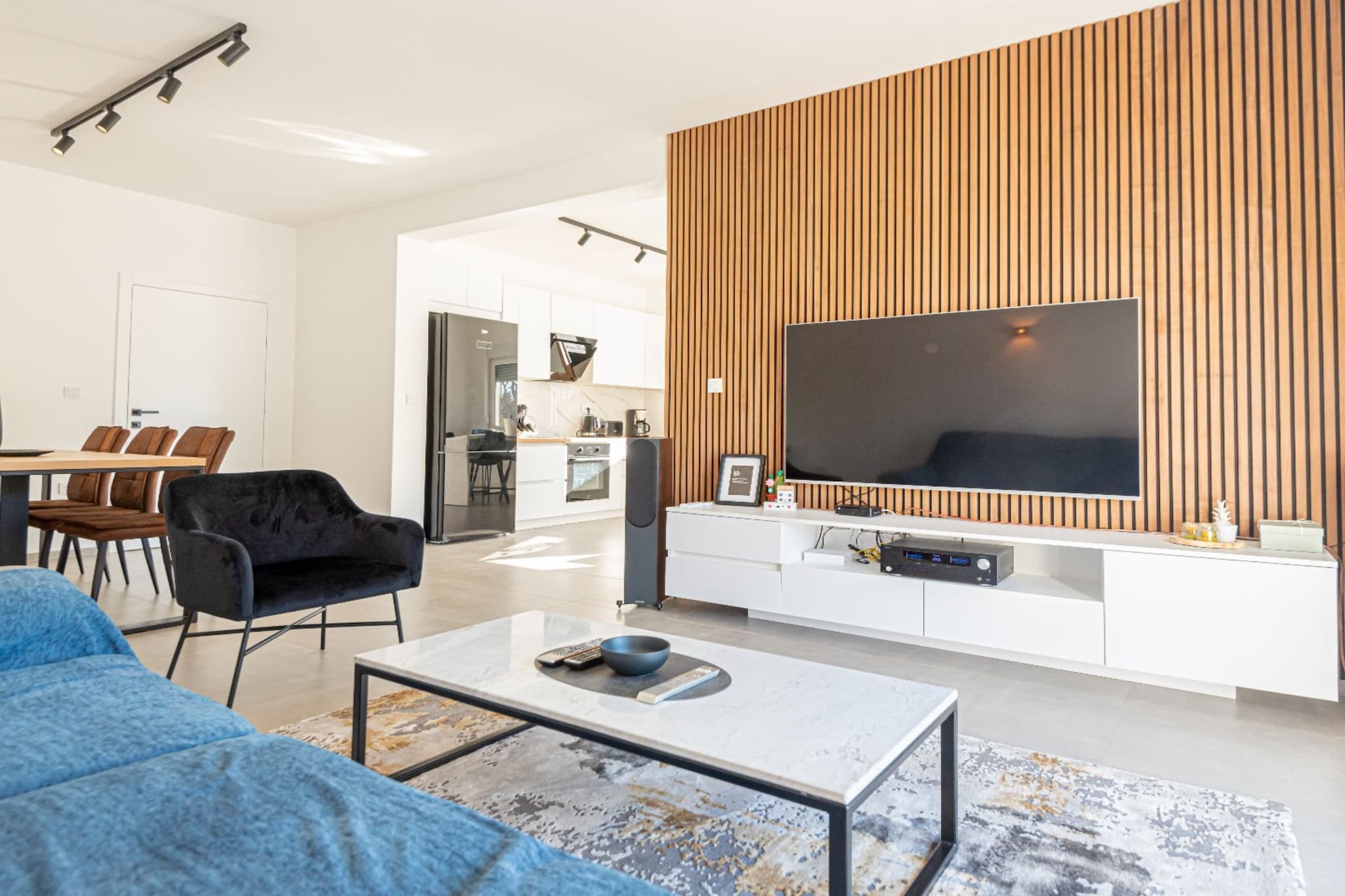 Holiday Home Iva - Three Bedroom  Holiday Home-Woonkamer