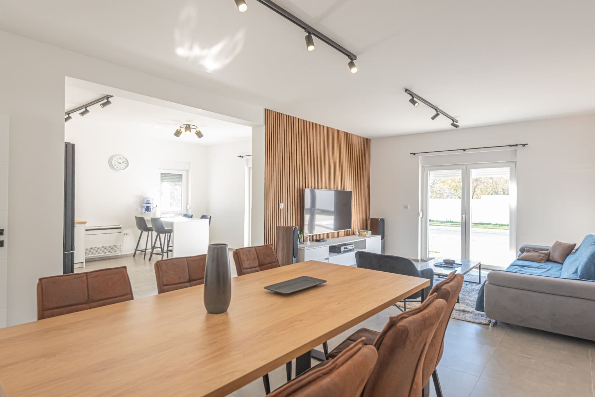 Holiday Home Iva - Three Bedroom  Holiday Home-Woonkamer