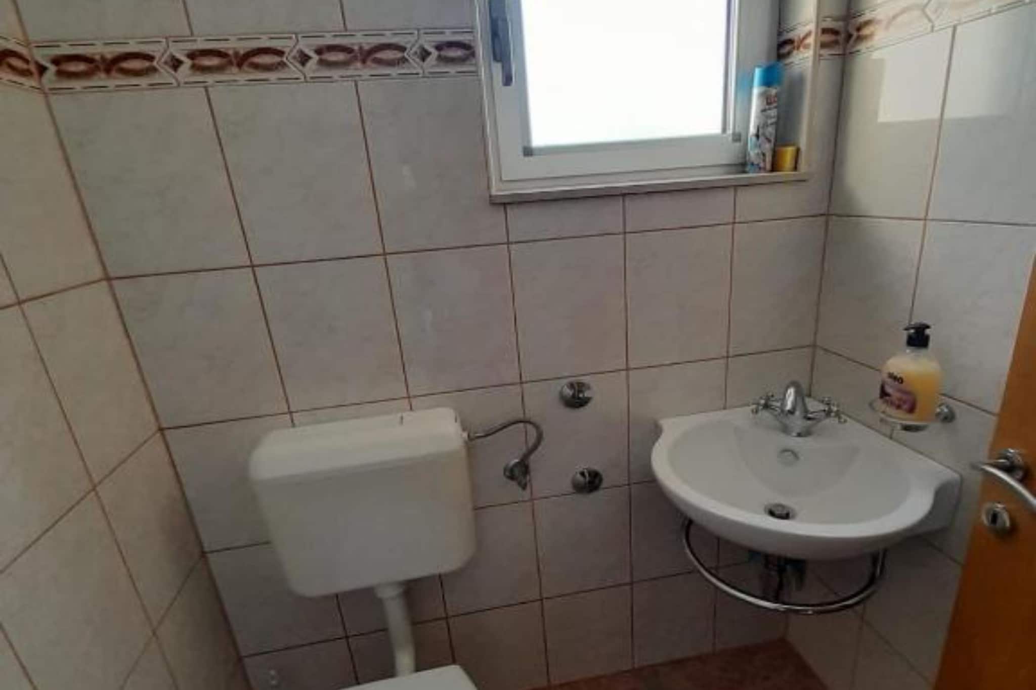 Four Bedroom Villa Anita with Terrace-Badezimmer