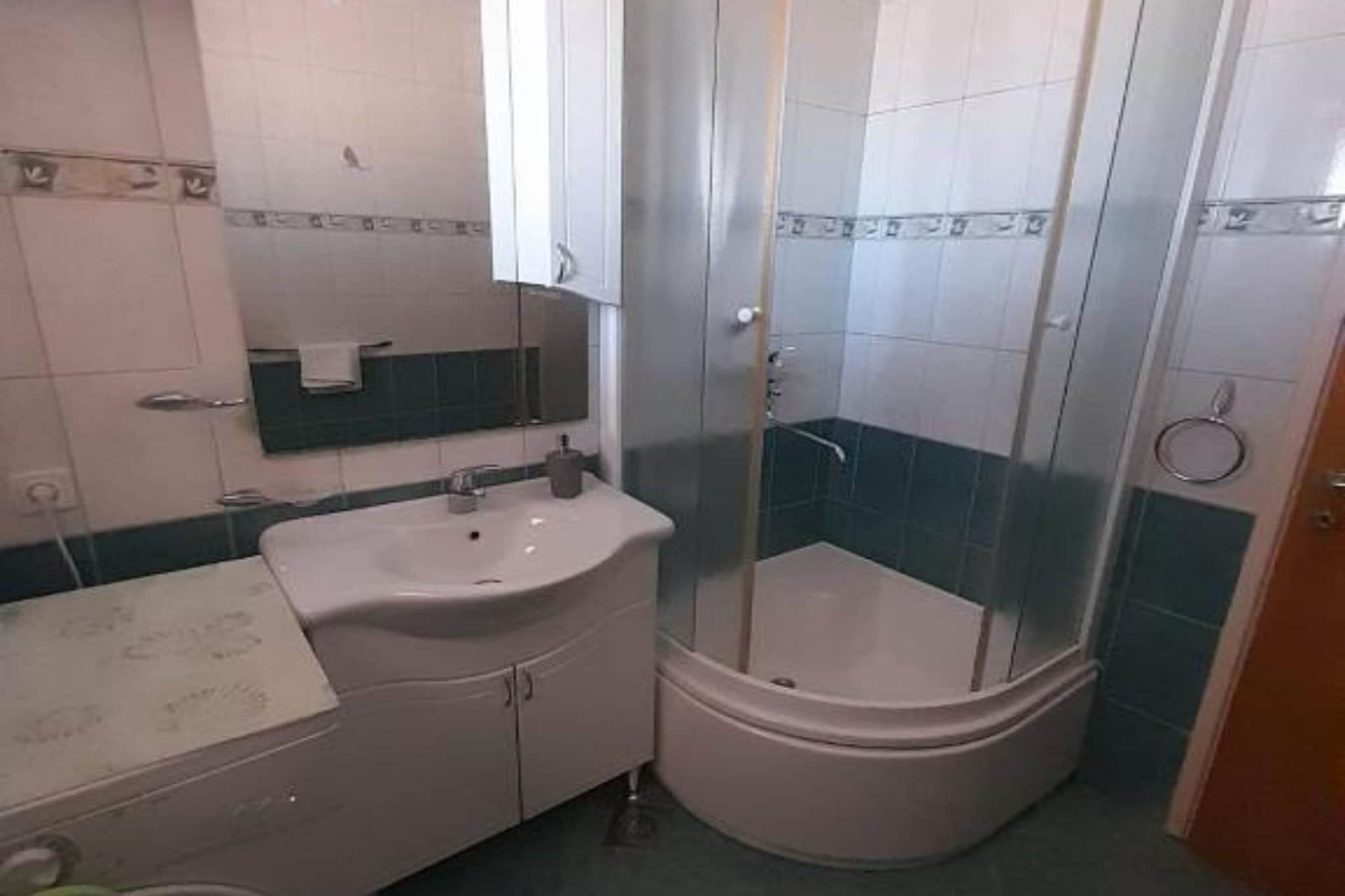 Four Bedroom Villa Anita with Terrace-Badezimmer
