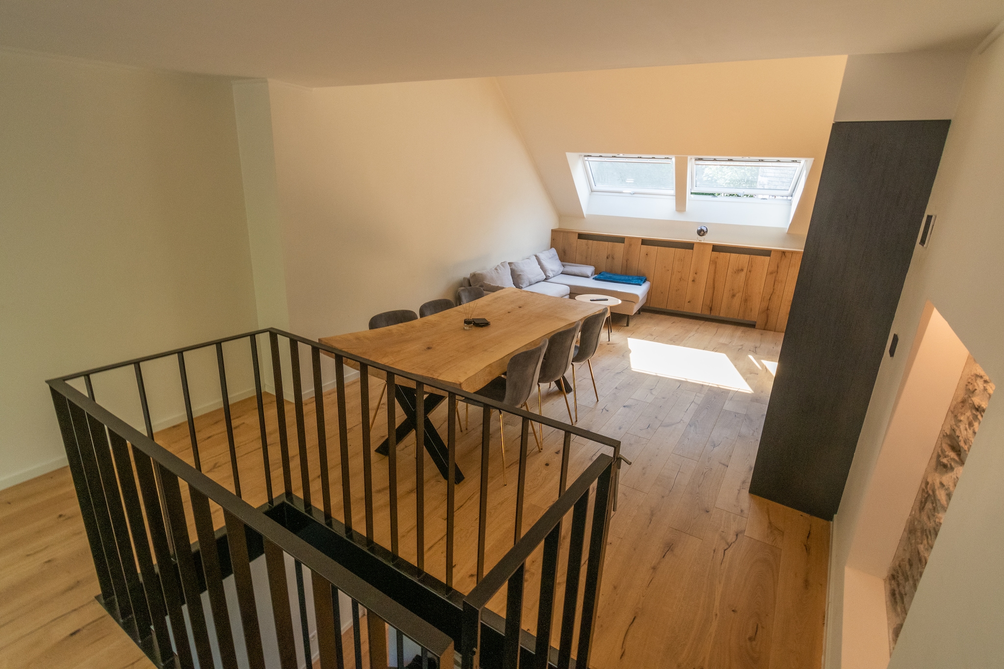 The Cave-Eetkamer