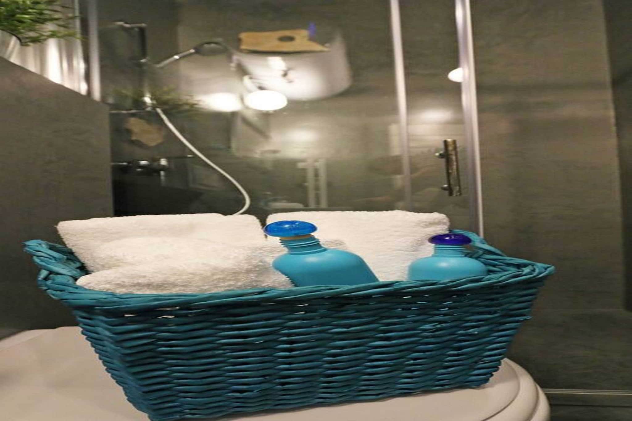 Quiet Studio in Zadar’s Old Town  Studio Apartment - Studio Apartment with Terrace-Bathroom